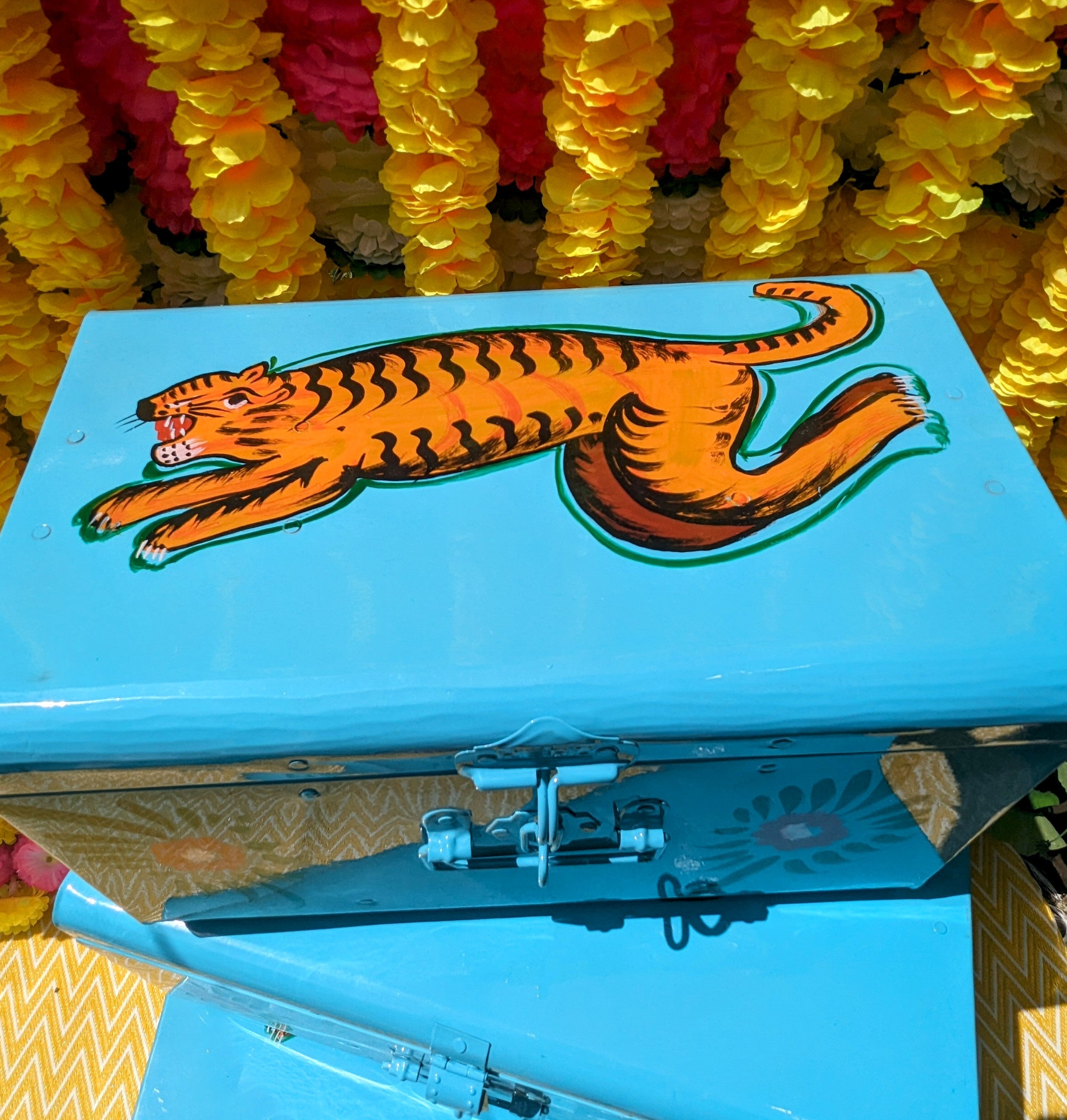 Indian truck art trunks - Tiger