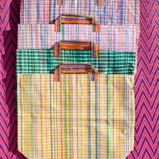 Cutest, practical round bottomed bag, fantastic for shopping, laundry, recycling or swimming! and made with fantastically brightcolour handles

Made with recycled packaging sacking in the best checks!!

40 cm x 40 cm x 25cm plus handles

 