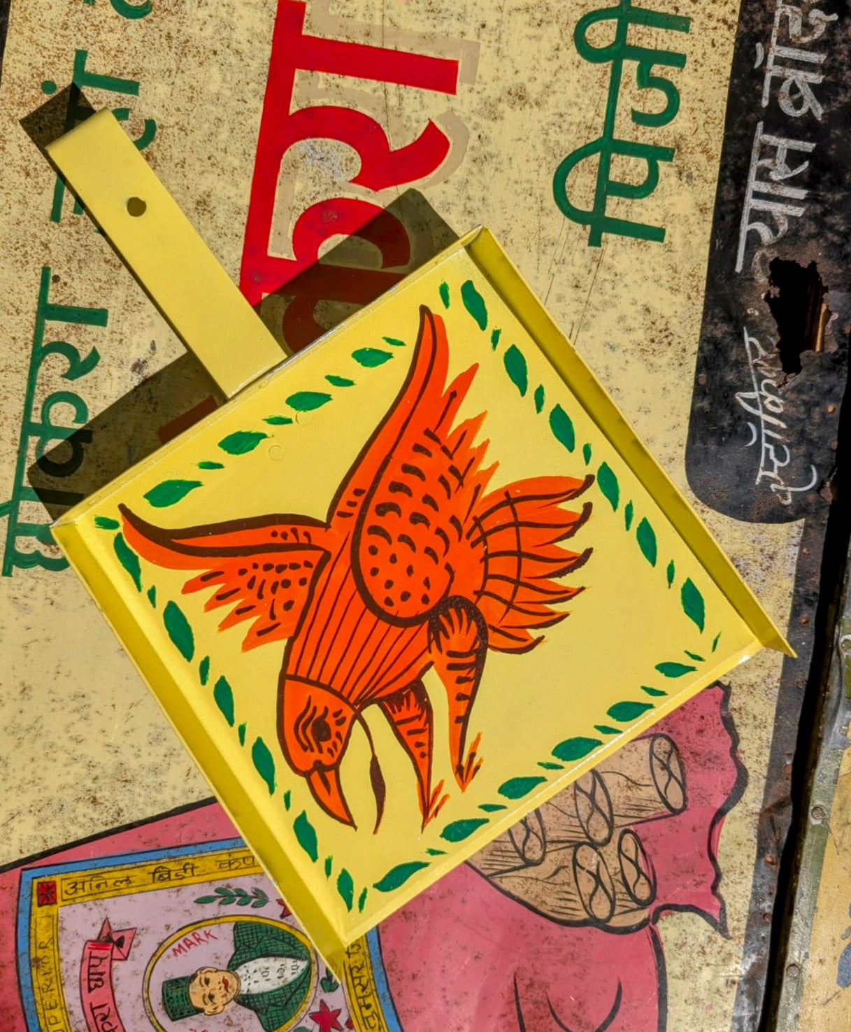 Truck art dust pans