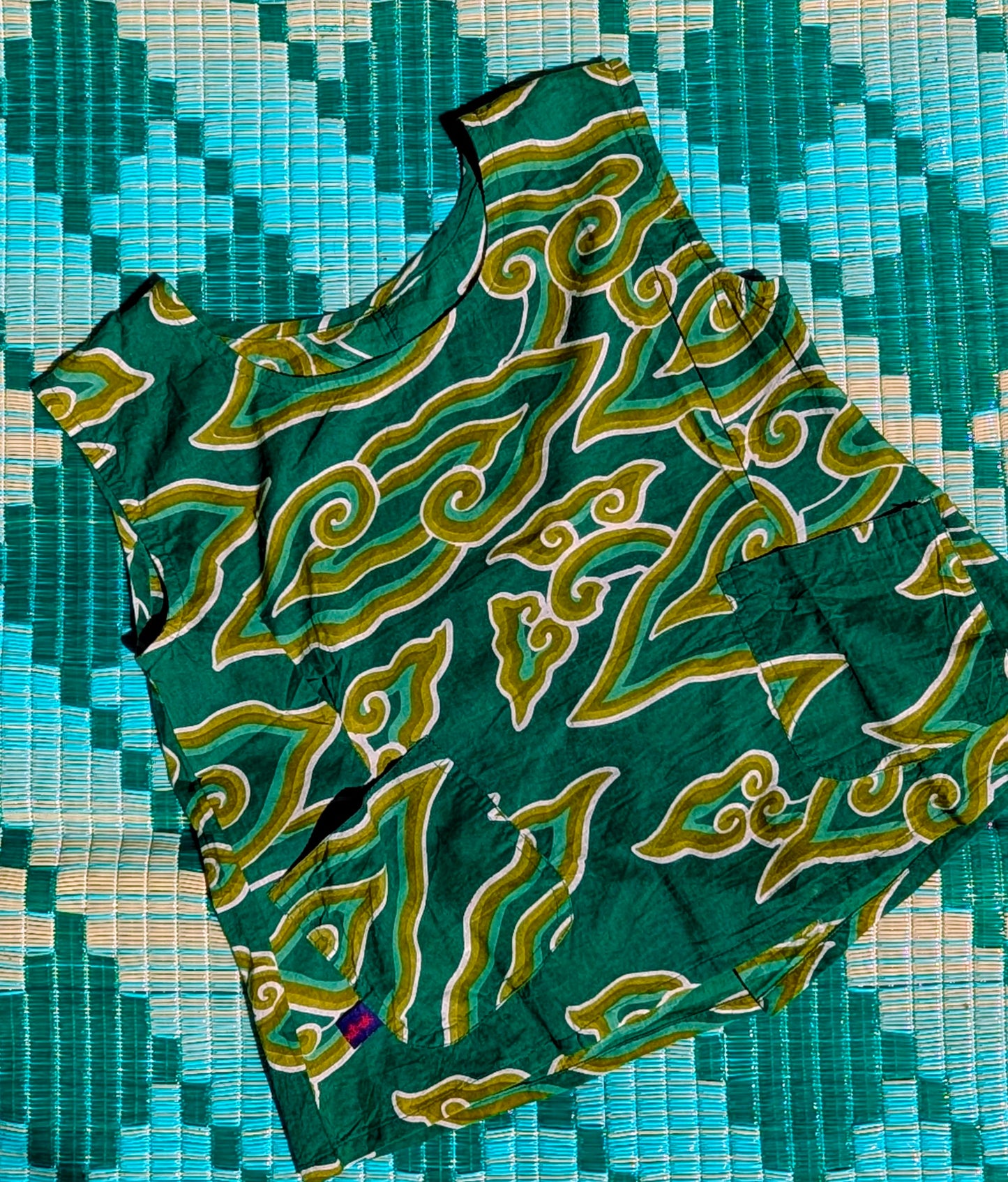 Clouds pocket top