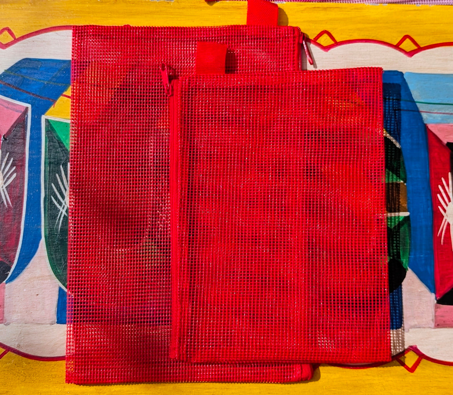 Retro net pouch
