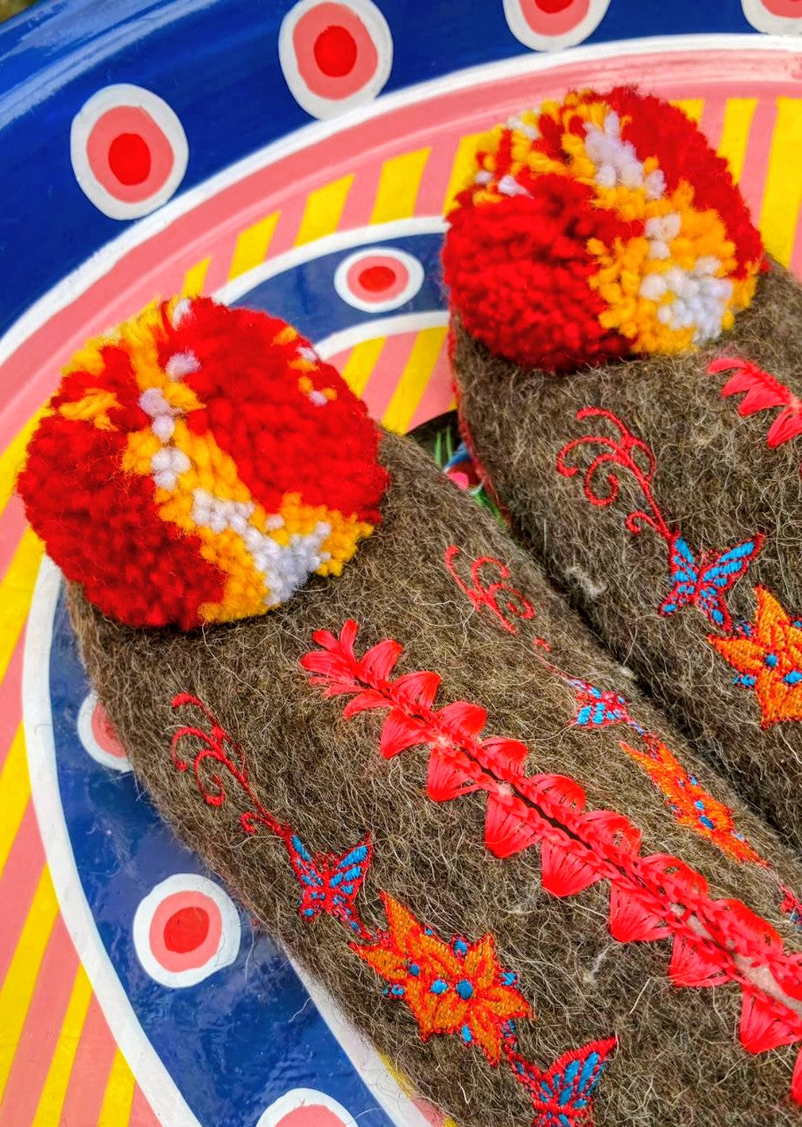 Greek pom pom slippers - size 37