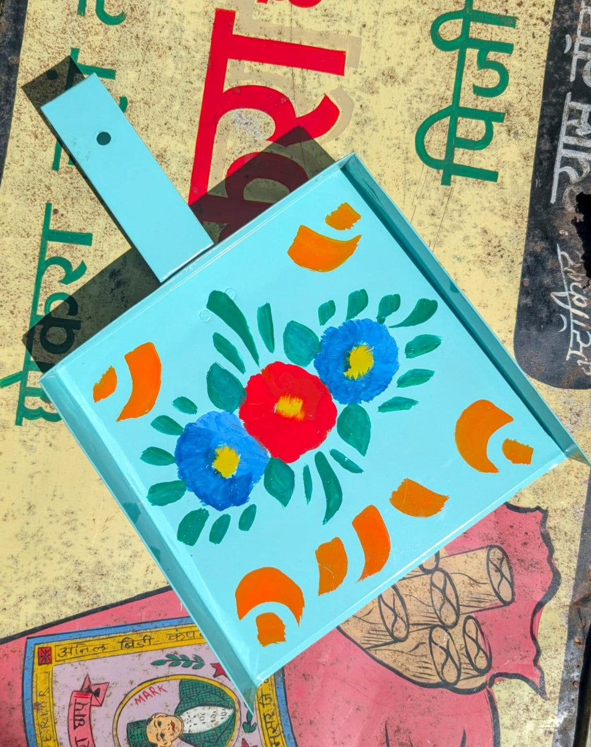 Truck art dust pans