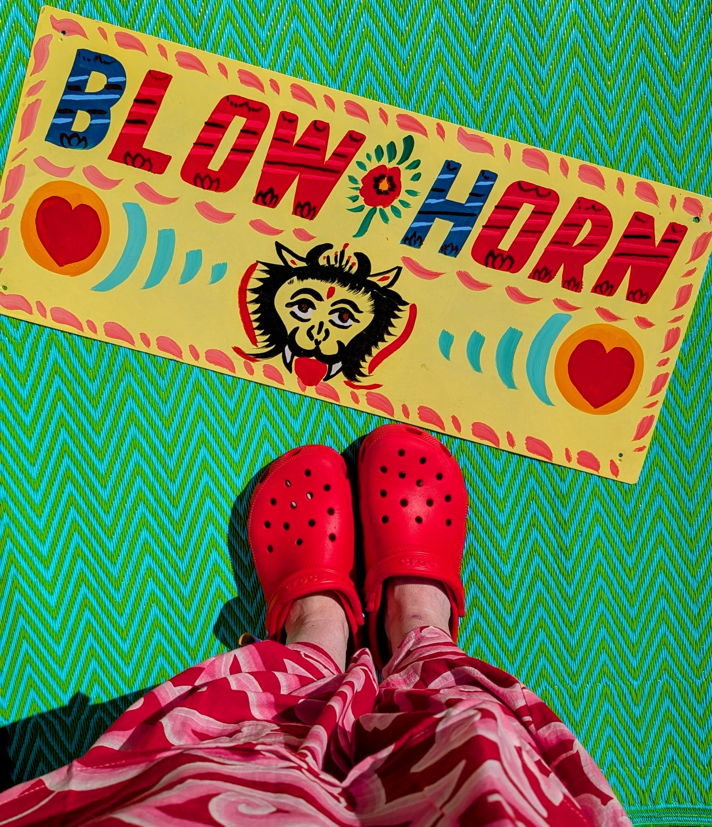 HORN PLEASE!
