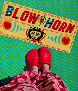 HORN PLEASE!