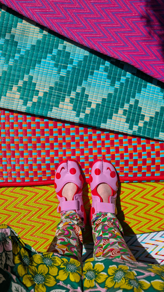 Lovely graphic floor mats made in Senegal from recycled plastic and are great in the home, garden or to chuck in the back of the car and take to the beach!.

These rugs are water/mould-resistant and easy to clean, reversible too! 

Approx 70cm x 130cm