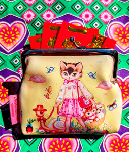 Kitsch coin purse