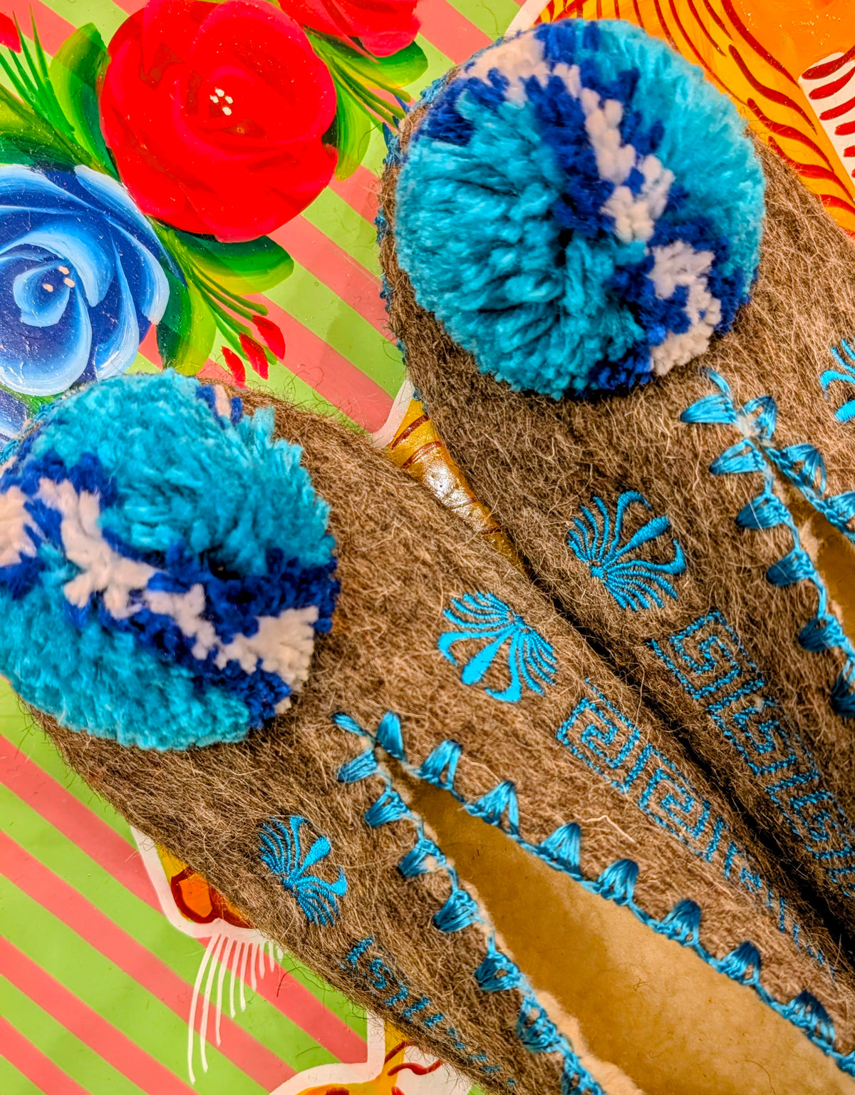 Greek pom pom slippers 39