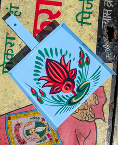 Truck art dust pans