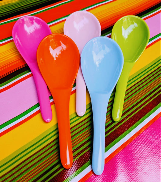 This ain't no basic melamine!!

Traditional bright melamine from Thailand and often used on street stands. Aren't these colours just GREAT!! 

Various colours available. All sold separately.

One size, 21cm x 7cm approx. 

Melamine, food safe.

 

 