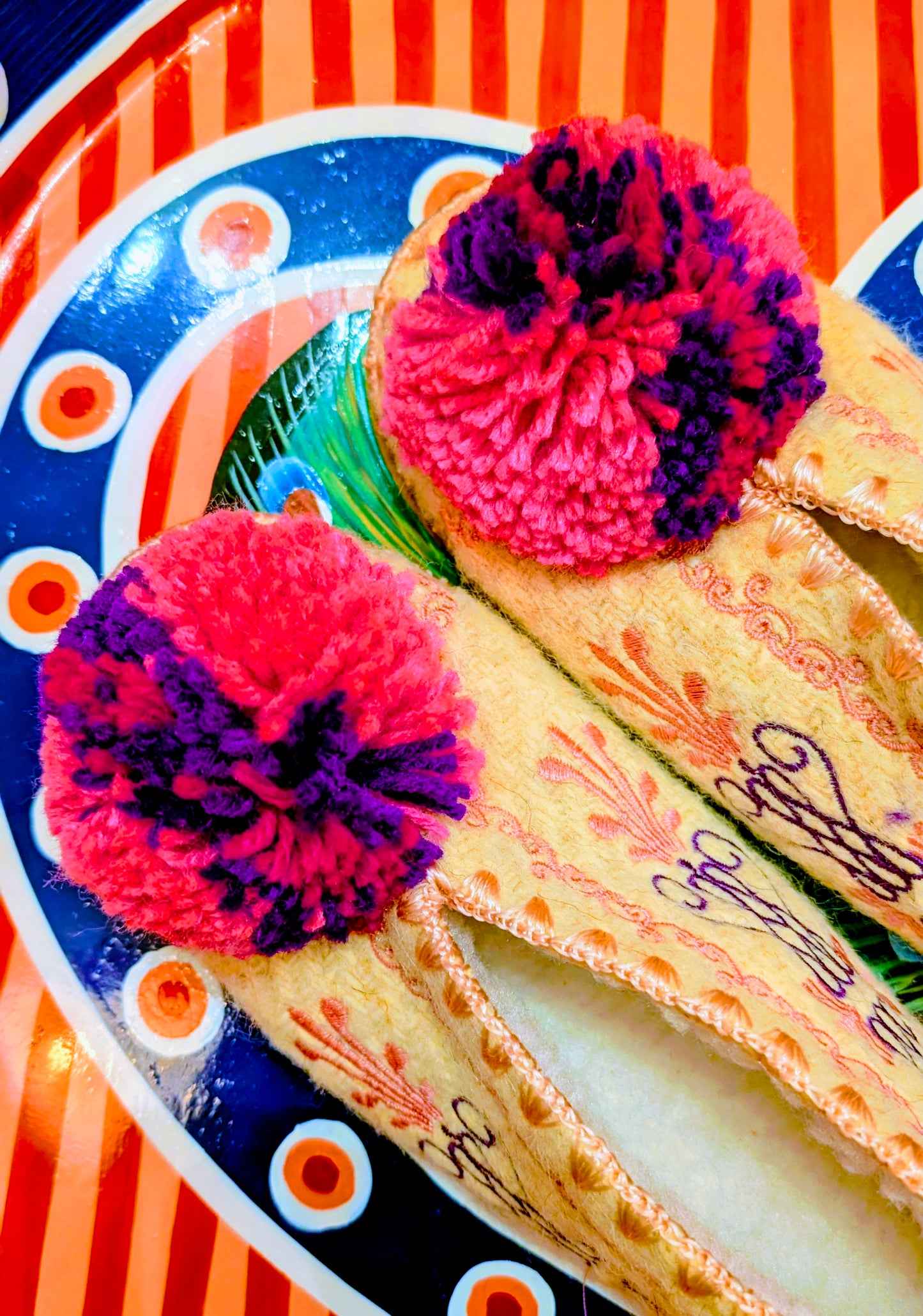 Greek pom pom slippers - size 37