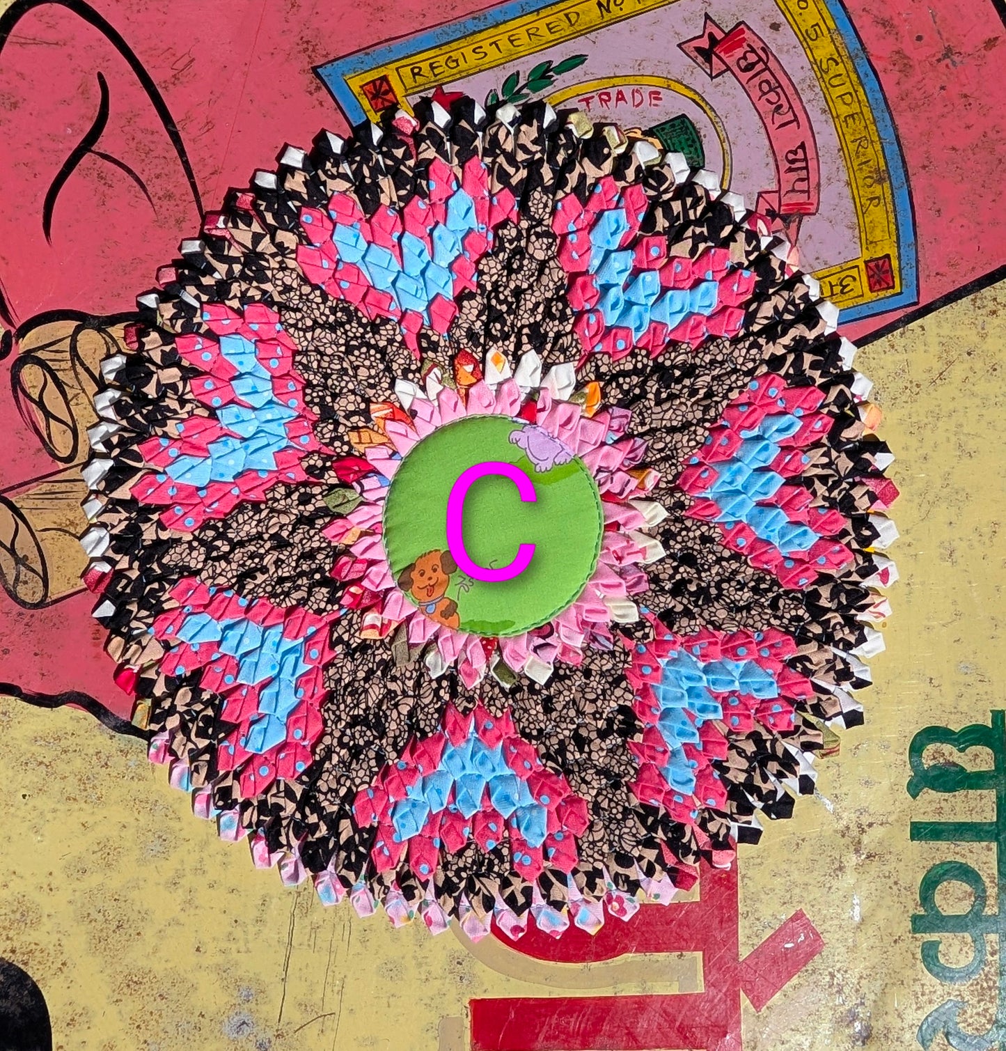Recycled fabric mat round