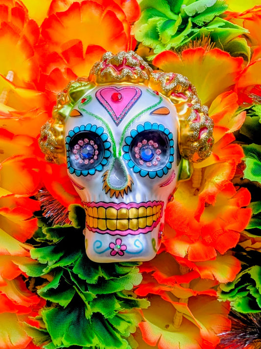 Super detailed Day of the Dead marigold flower skulls, handpainted glass baubles in bright and beautiful Mexican colours!

11 x 9 x 7cm