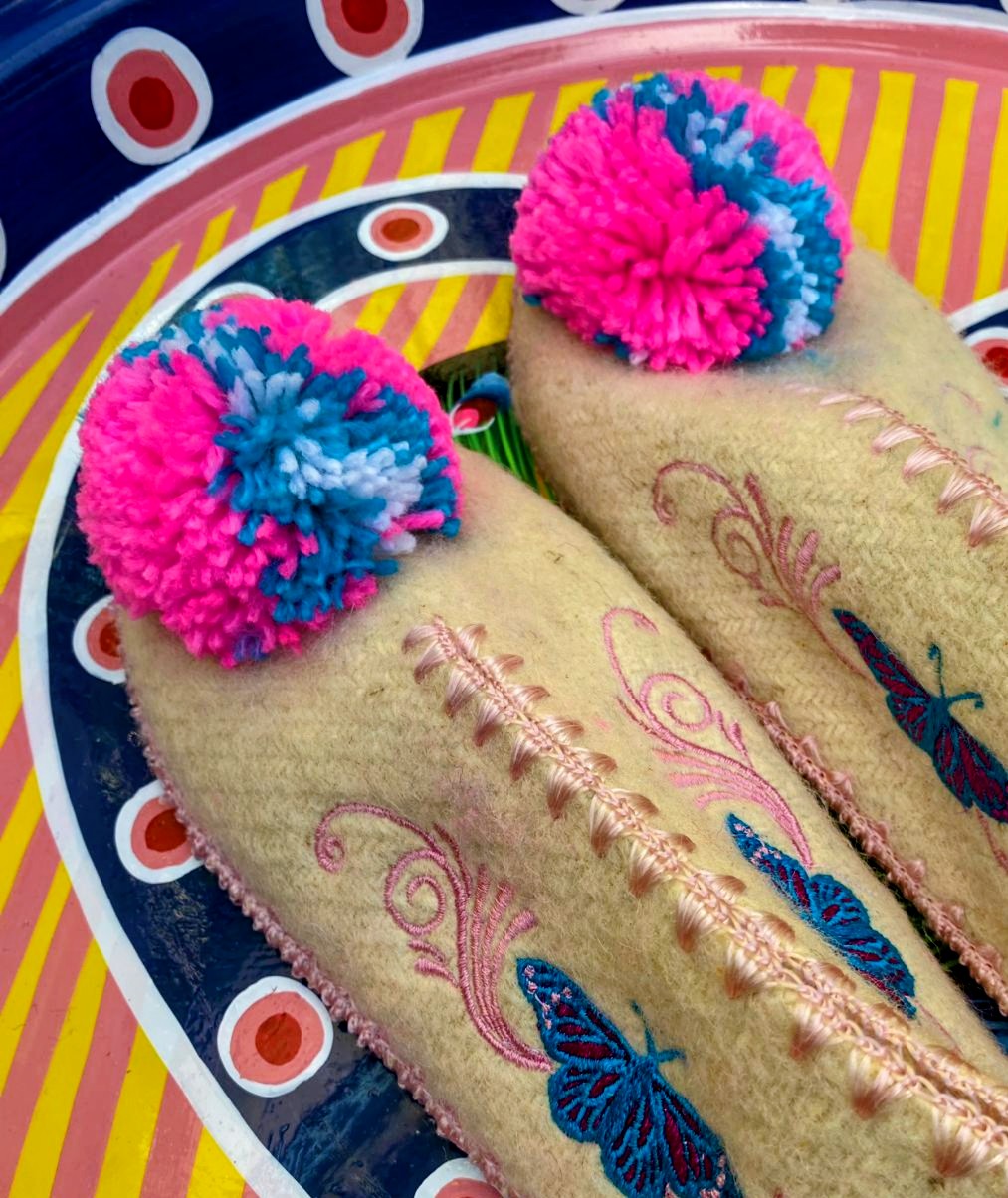 Greek pom pom slippers size 40