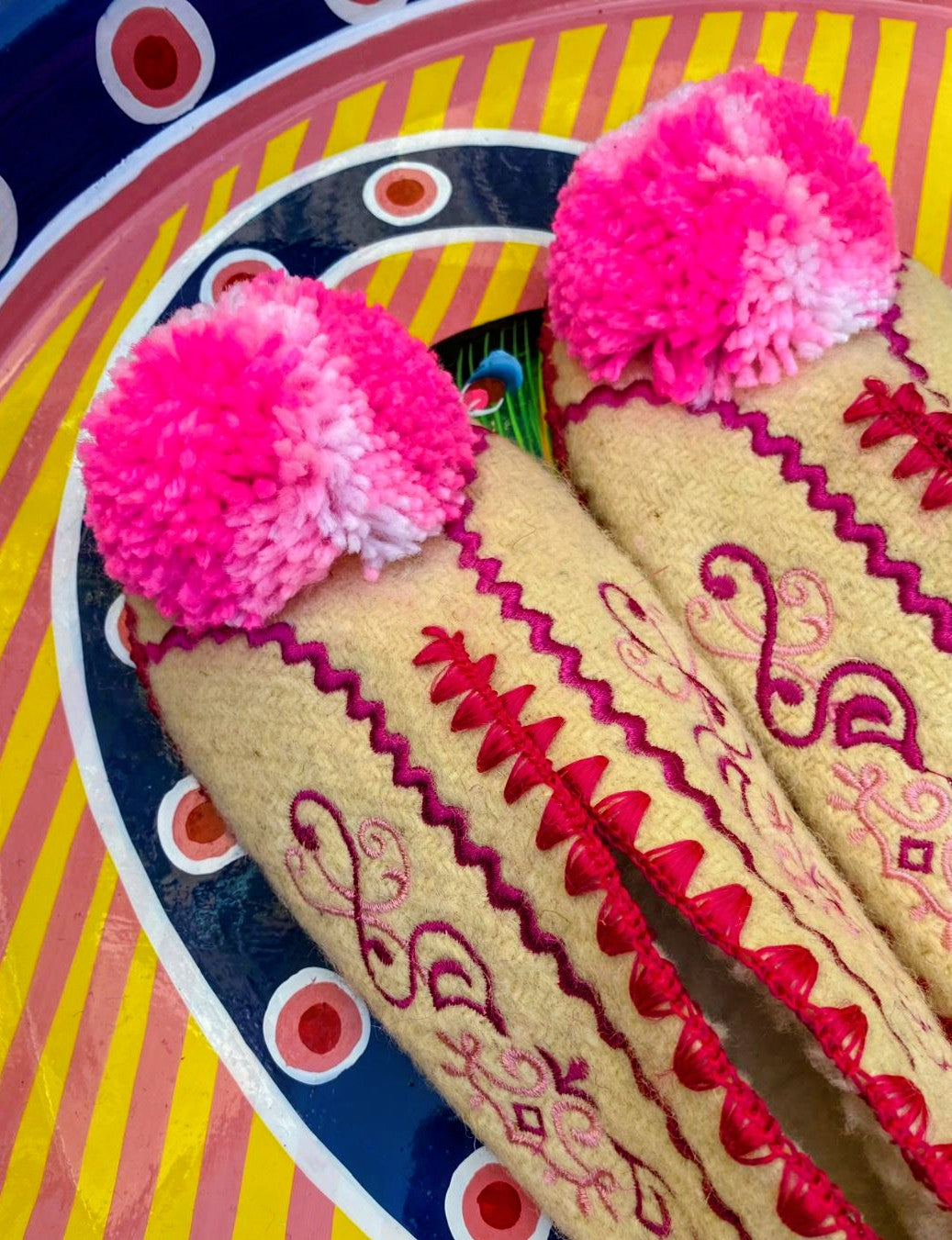 Greek pom pom slippers size 40