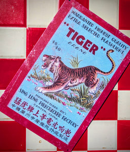 Gorgeous graphics tin signs