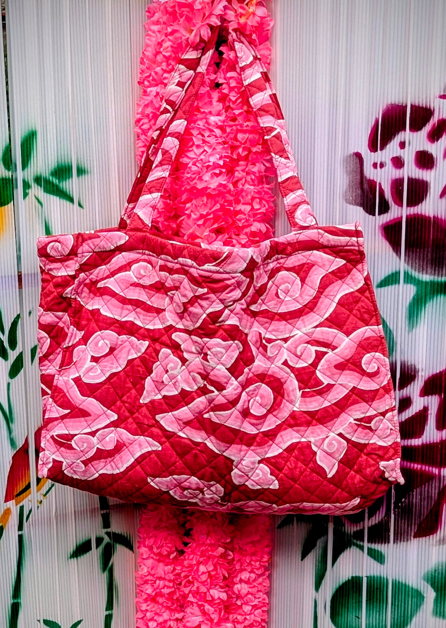 Quilted cloud shopper