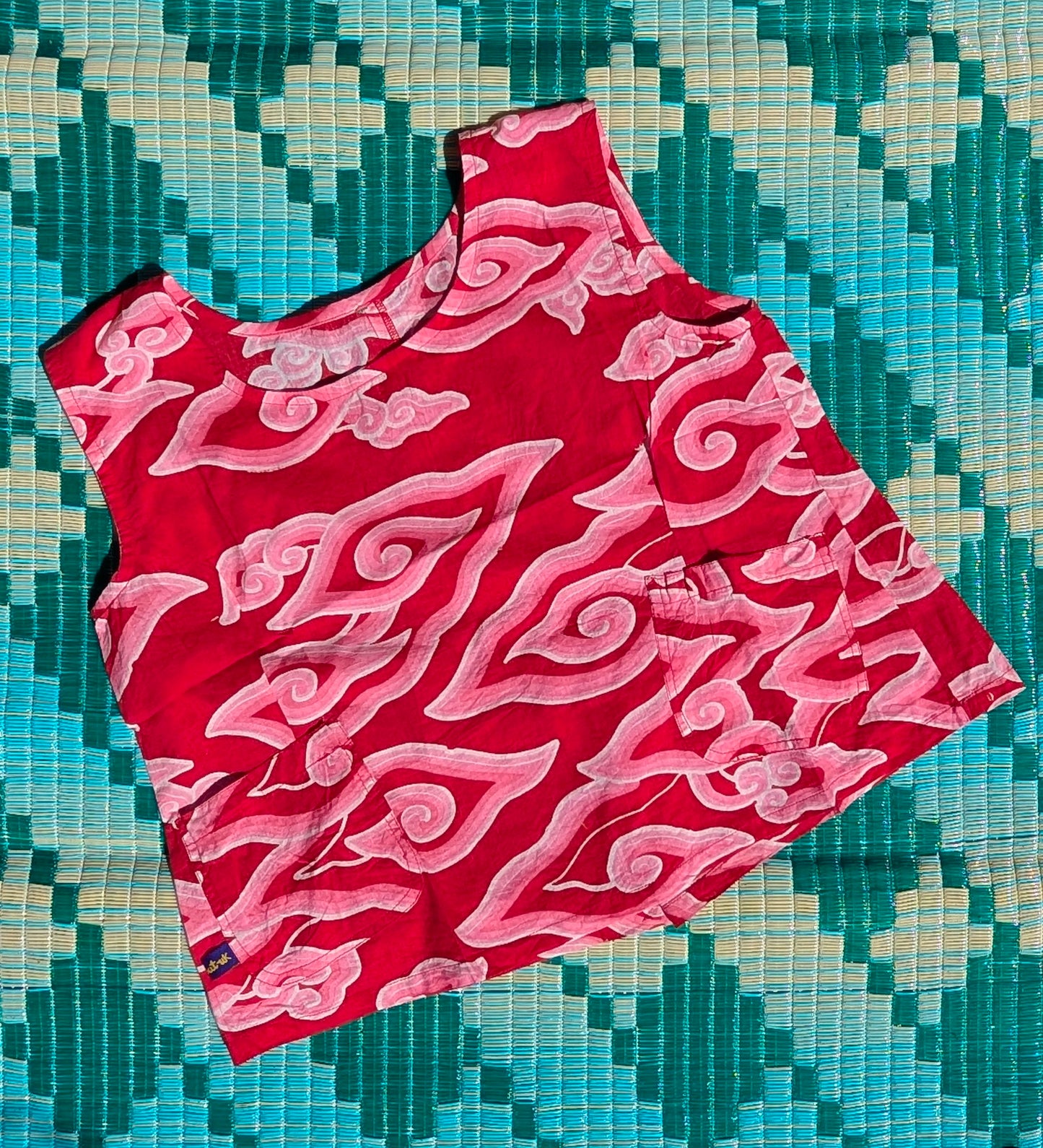 Clouds pocket top