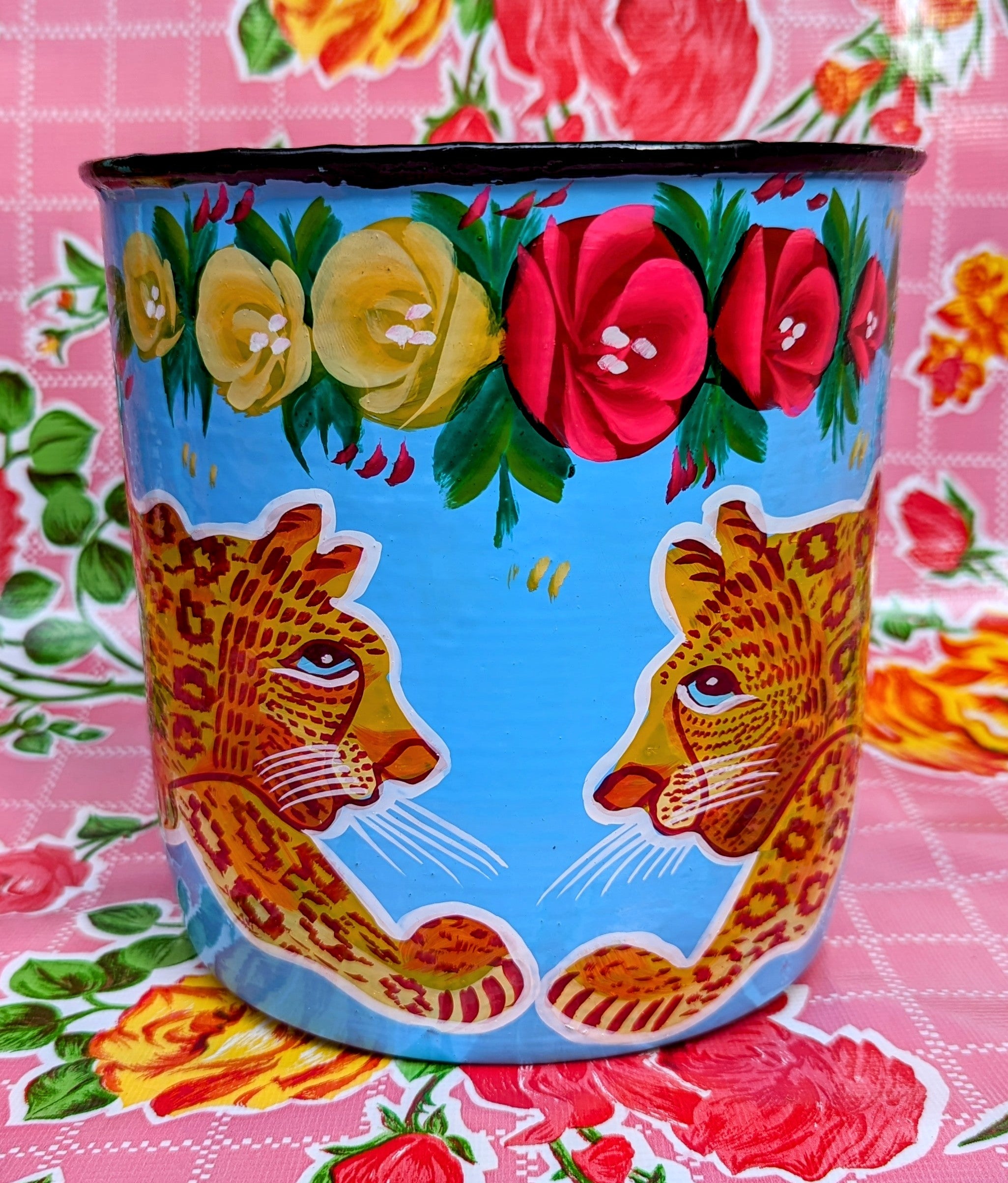 Truck art pot - big cats