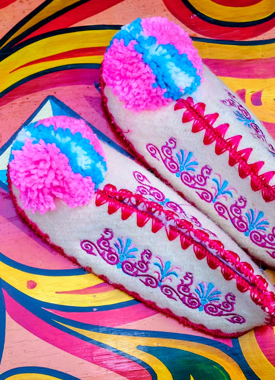 Size 28 Kids Greek slippers