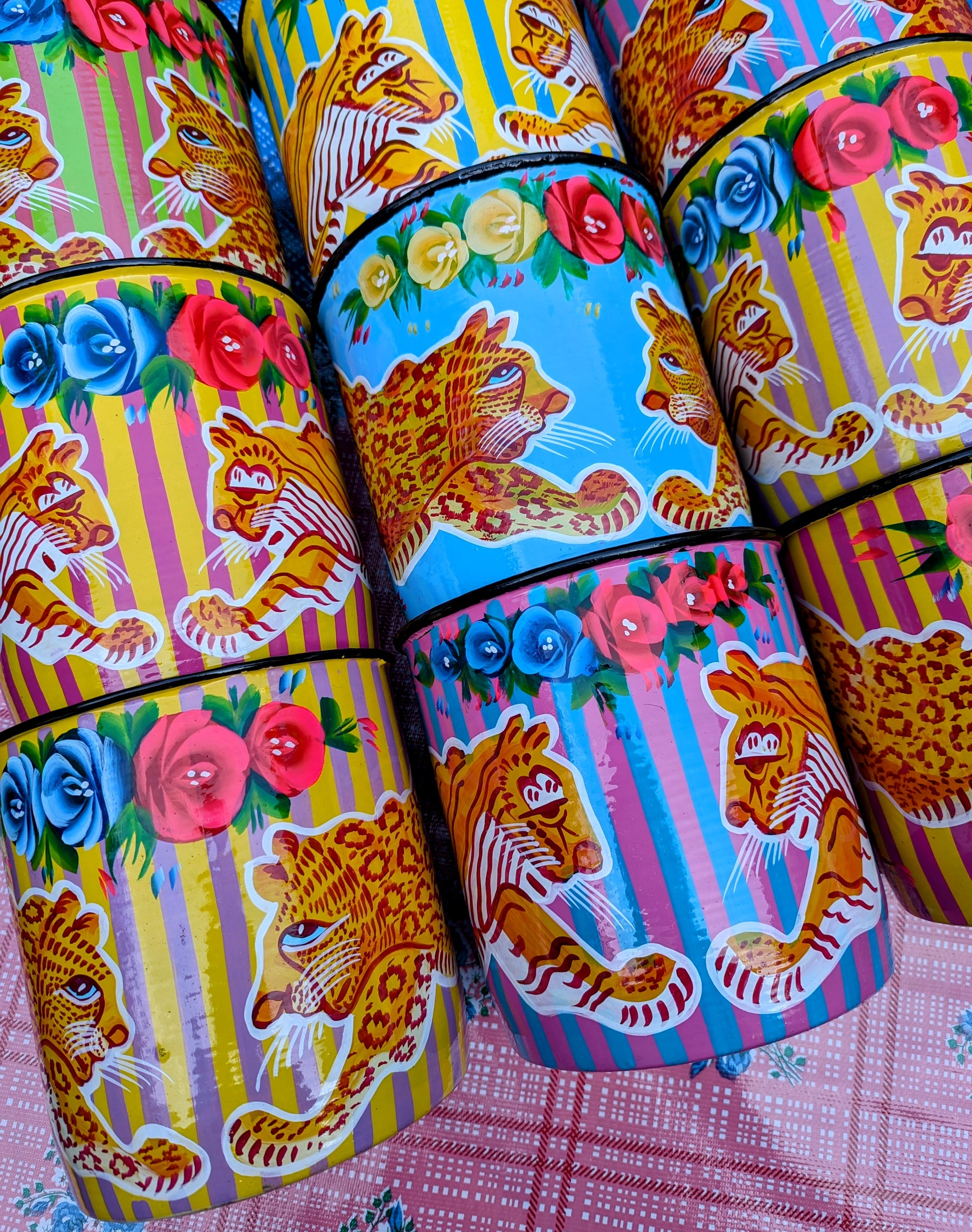 Truck art pot - big cats