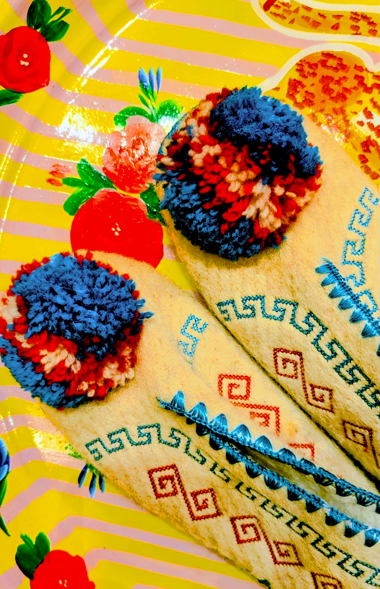 Greek pom pom slippers size 46