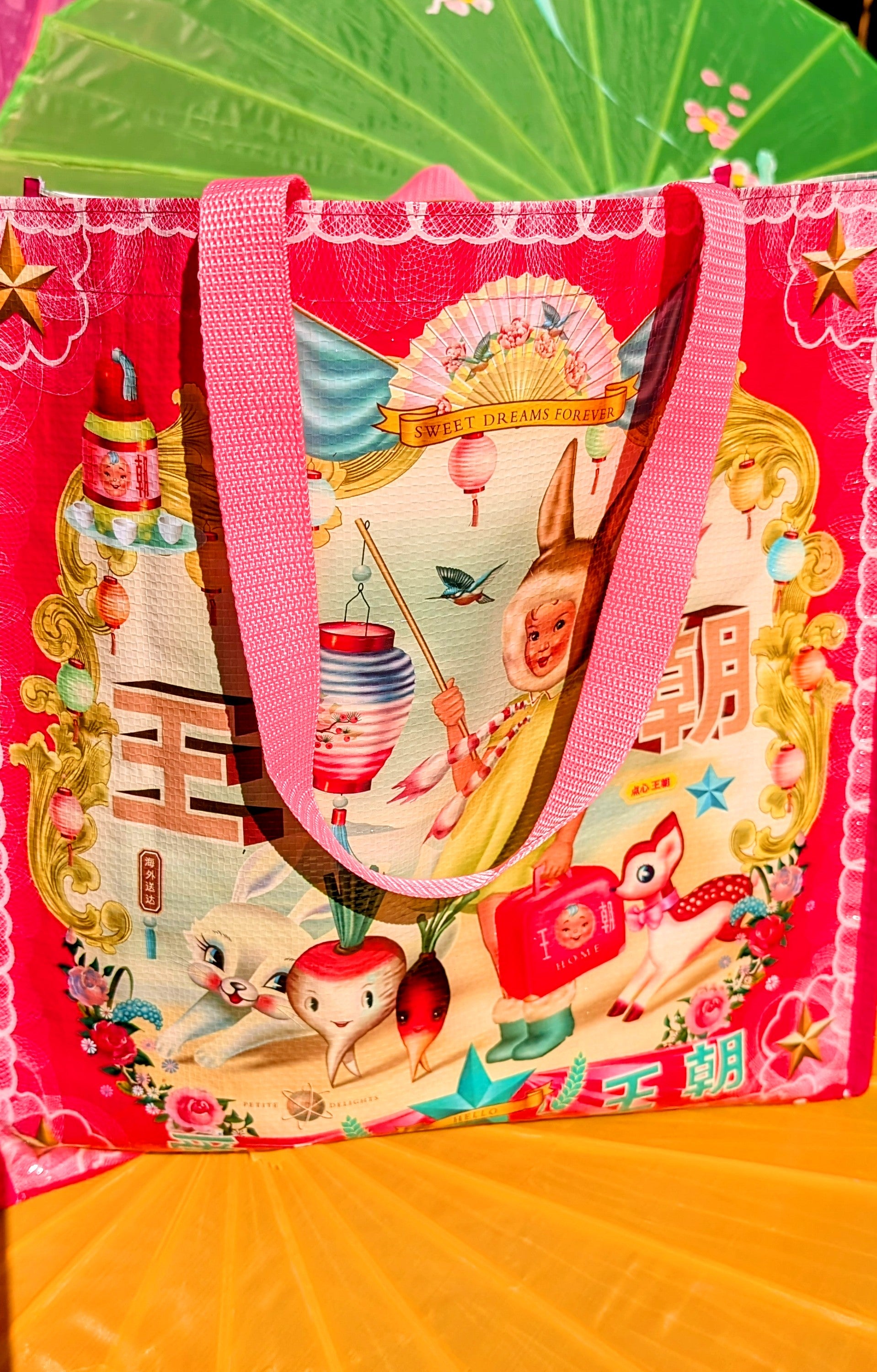 Kitsch shoppers