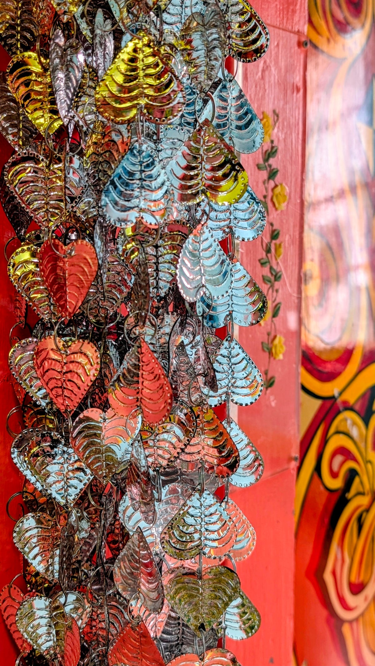 Silver foiled heart shaped sequins, we fell in love when we found a strand of old battered vintage ones, so found these seqins and had many....many of them made!! 

Gorgeous hearts looped into a line with metal hoops, great draped and sashed en masse for celebrations, or simply to adorn your home, Christmas tree or indeed yourself!

Approx 1.45m x 3.5cm

Sold as a single strand, picture features a bunch of garlands.

 