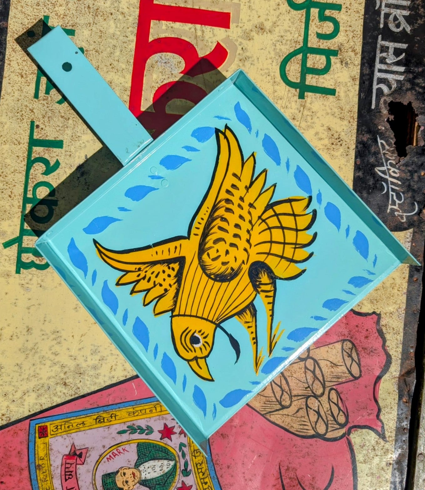 Truck art dust pans