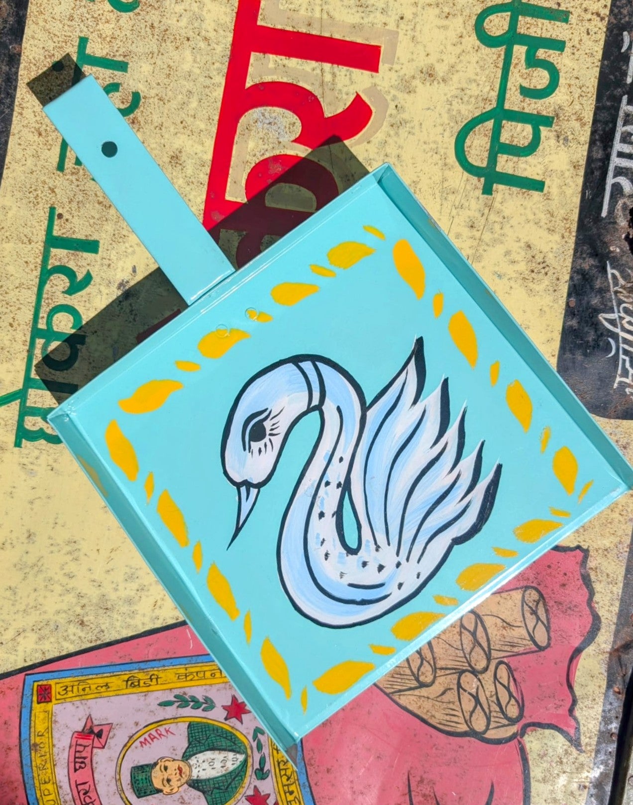 Truck art dust pans