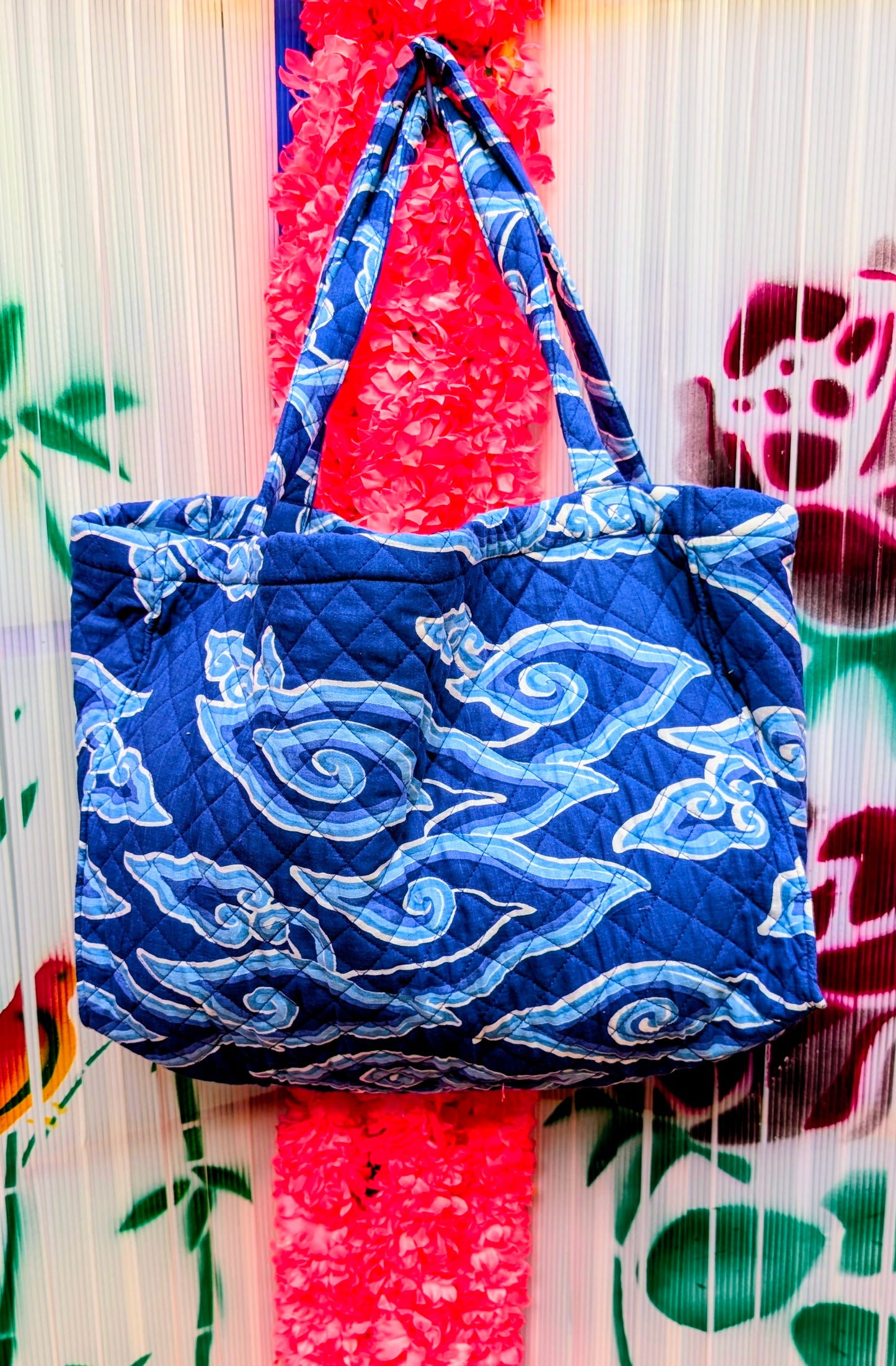Quilted cloud shopper