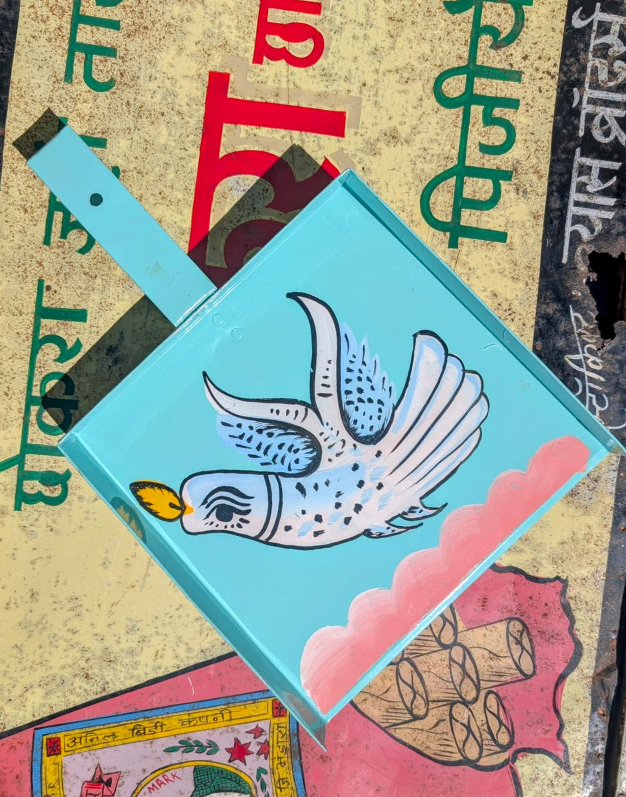 Truck art dust pans