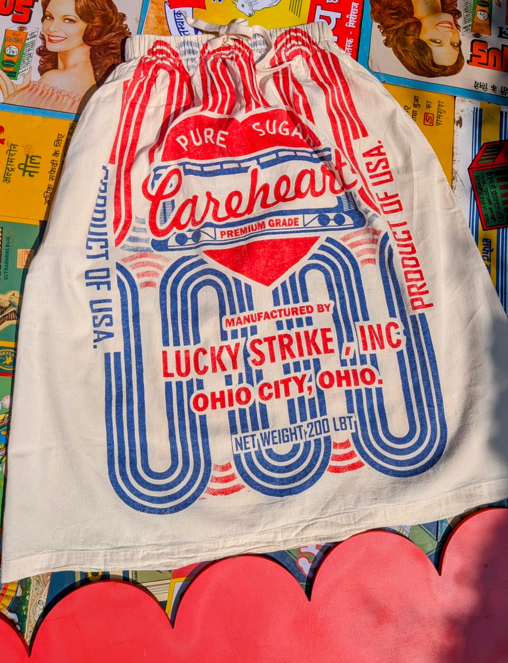 Punchy packaging skirt