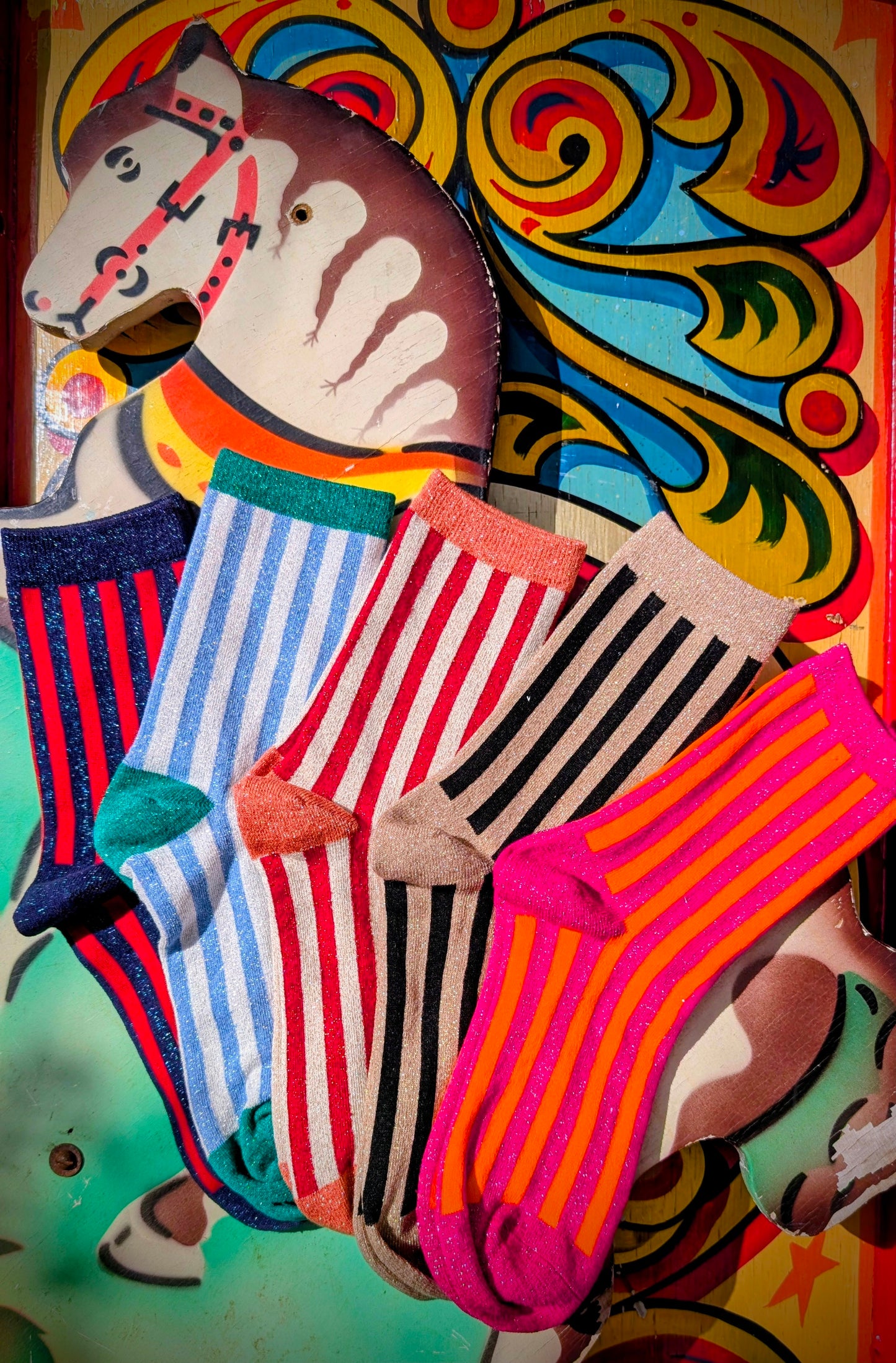 Disco-tastic big-top inspired socks, soft to the touch, made from a mix of cotton, spandex and lurex!

These circus style beauties are going to make you happy to look down at your feet!!

UK Size 4-7

 