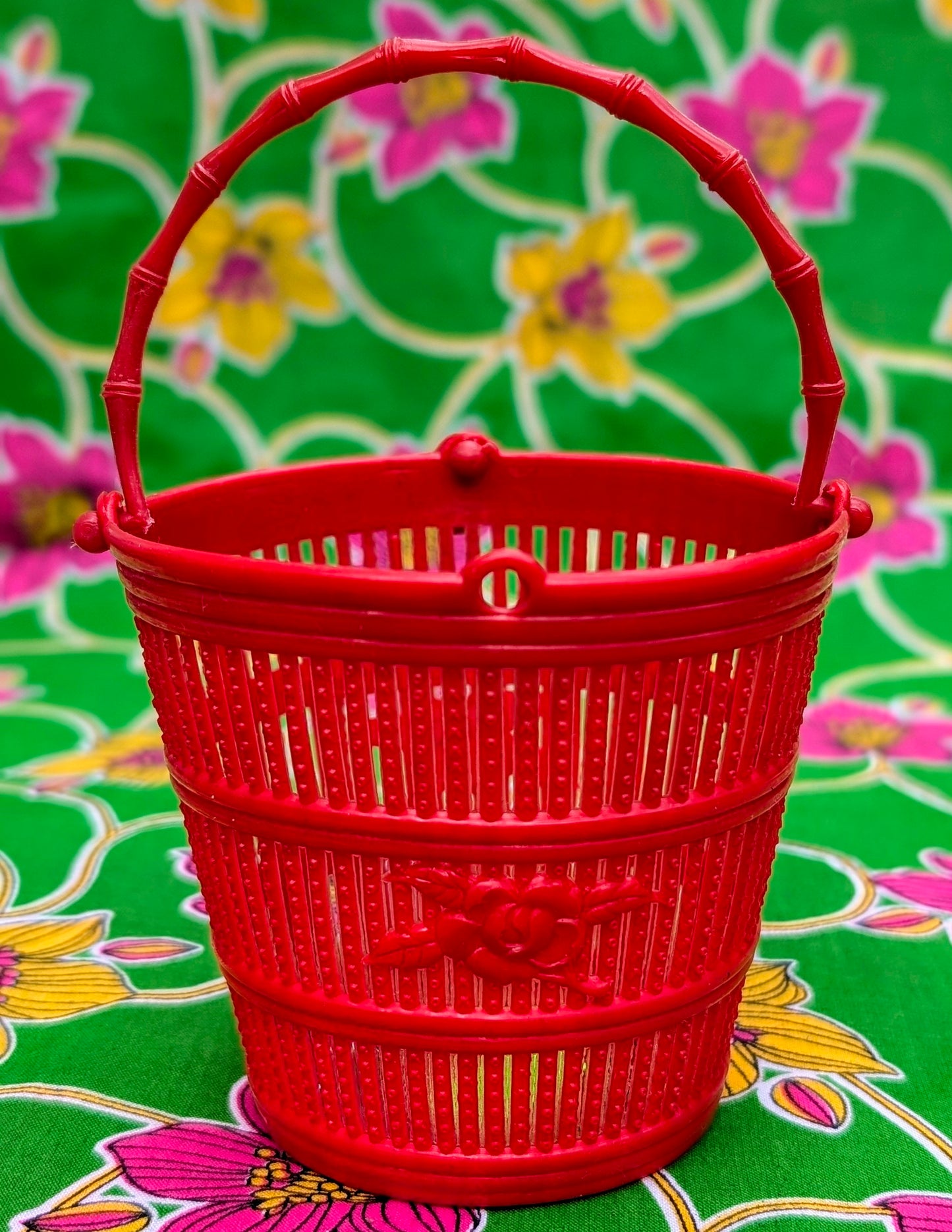 Vintage dead stock flower basket