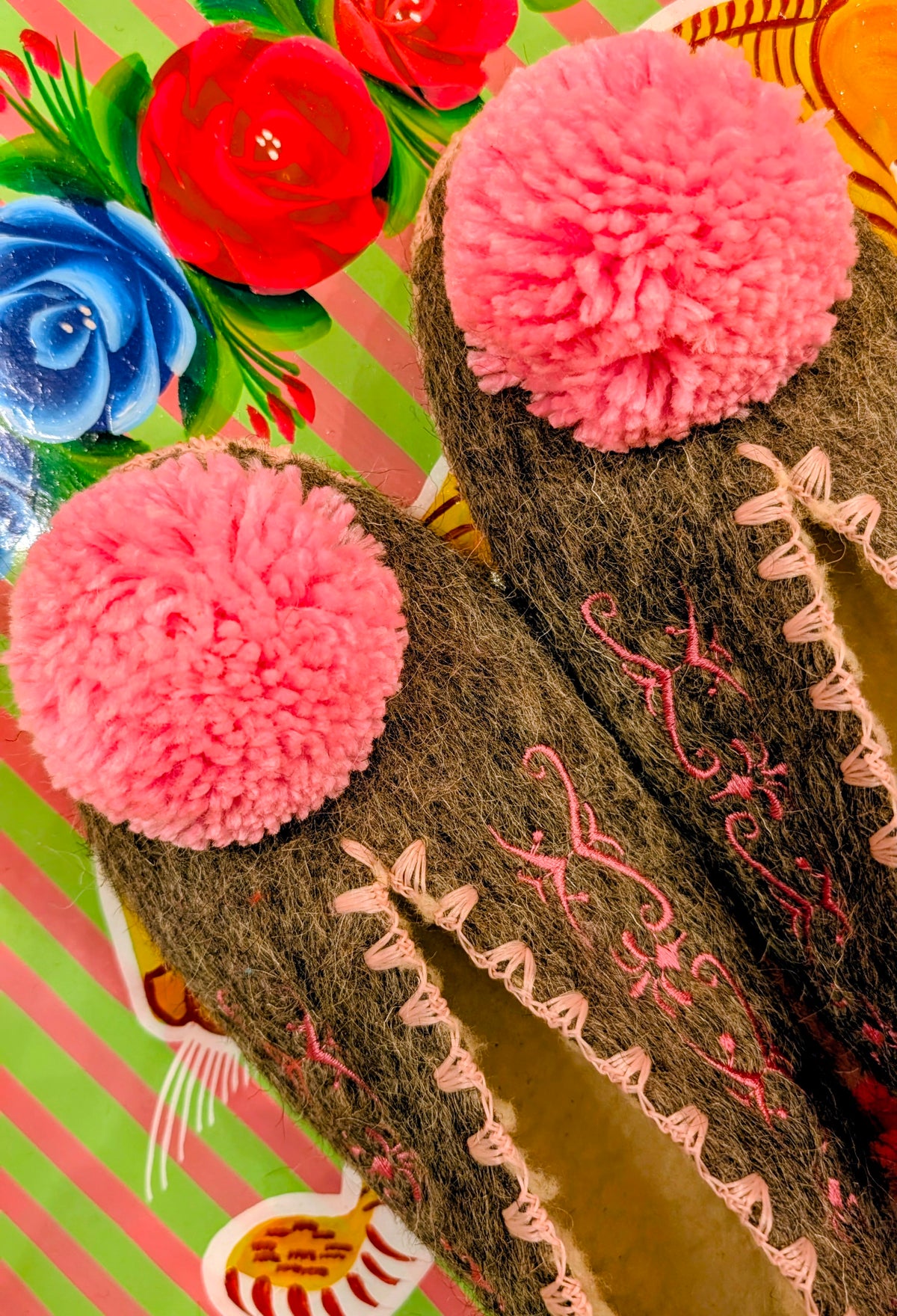 Greek pom pom slippers 39