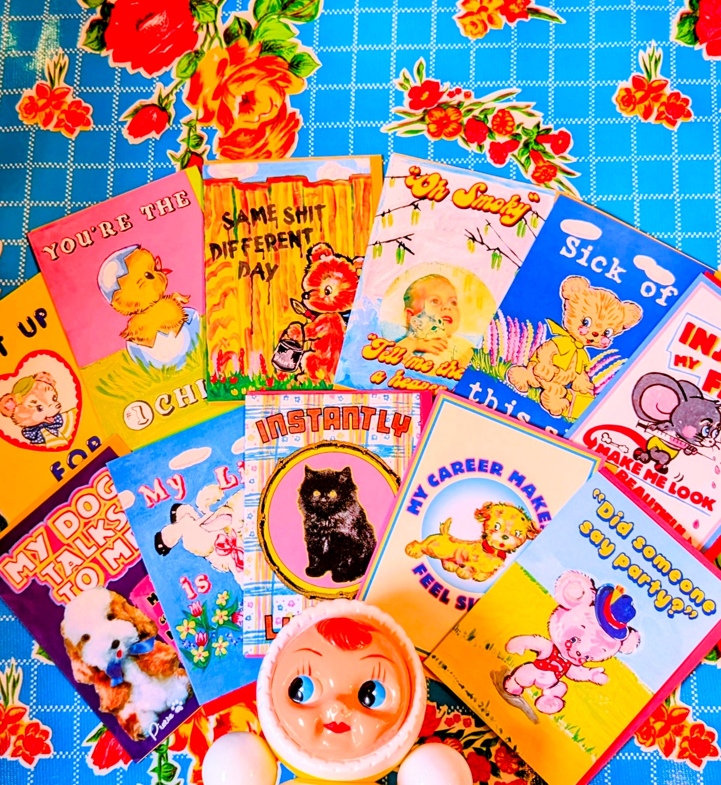 Our fave Kween of Kitsch artist Magda Archer and her fresh drop of sweet, sharp and spicy cards!

Send a bit of clever eye joy to those who you love!!

Blank inside with colour envelope.

17cm x 12cm