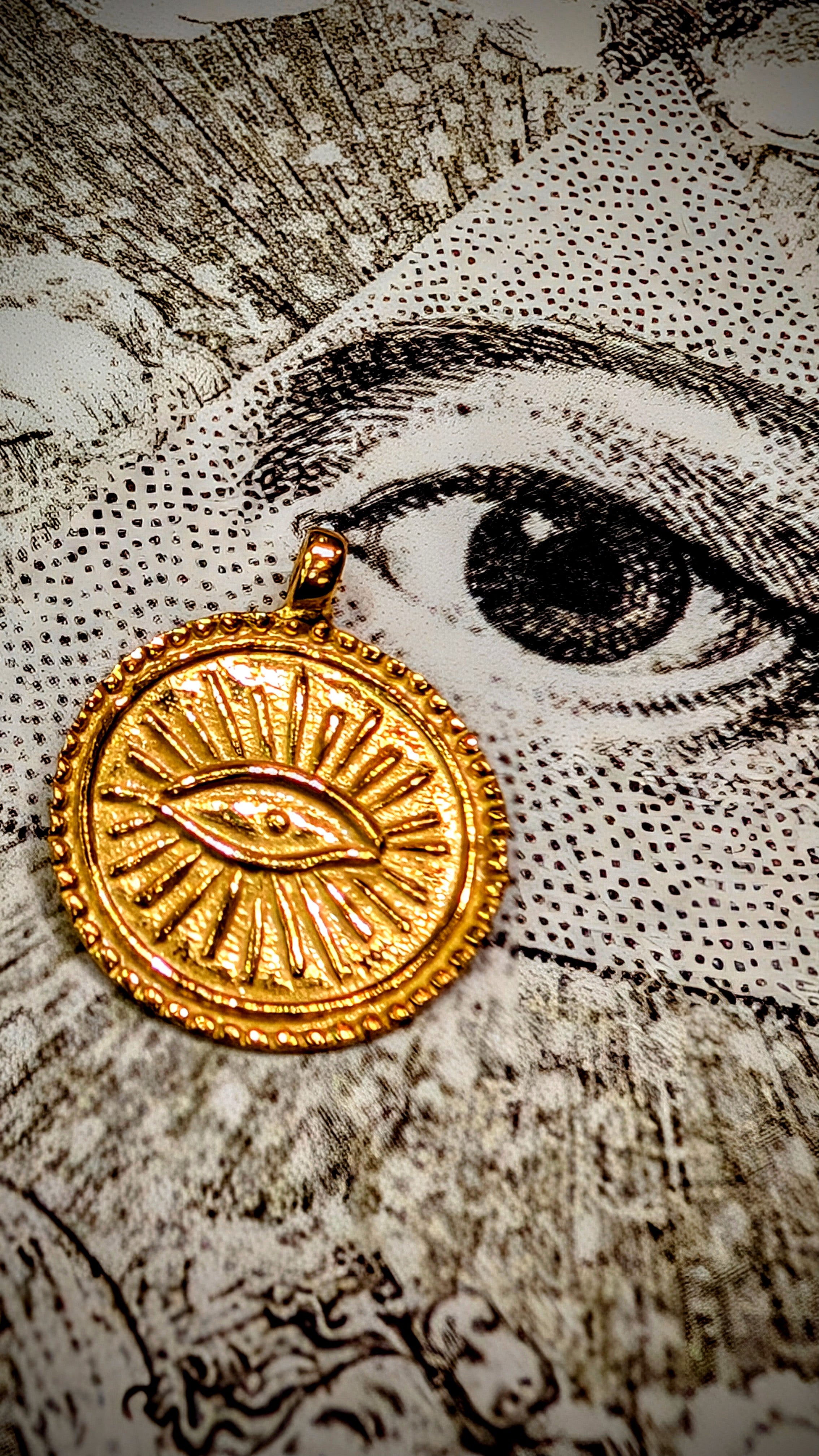 Protective eye