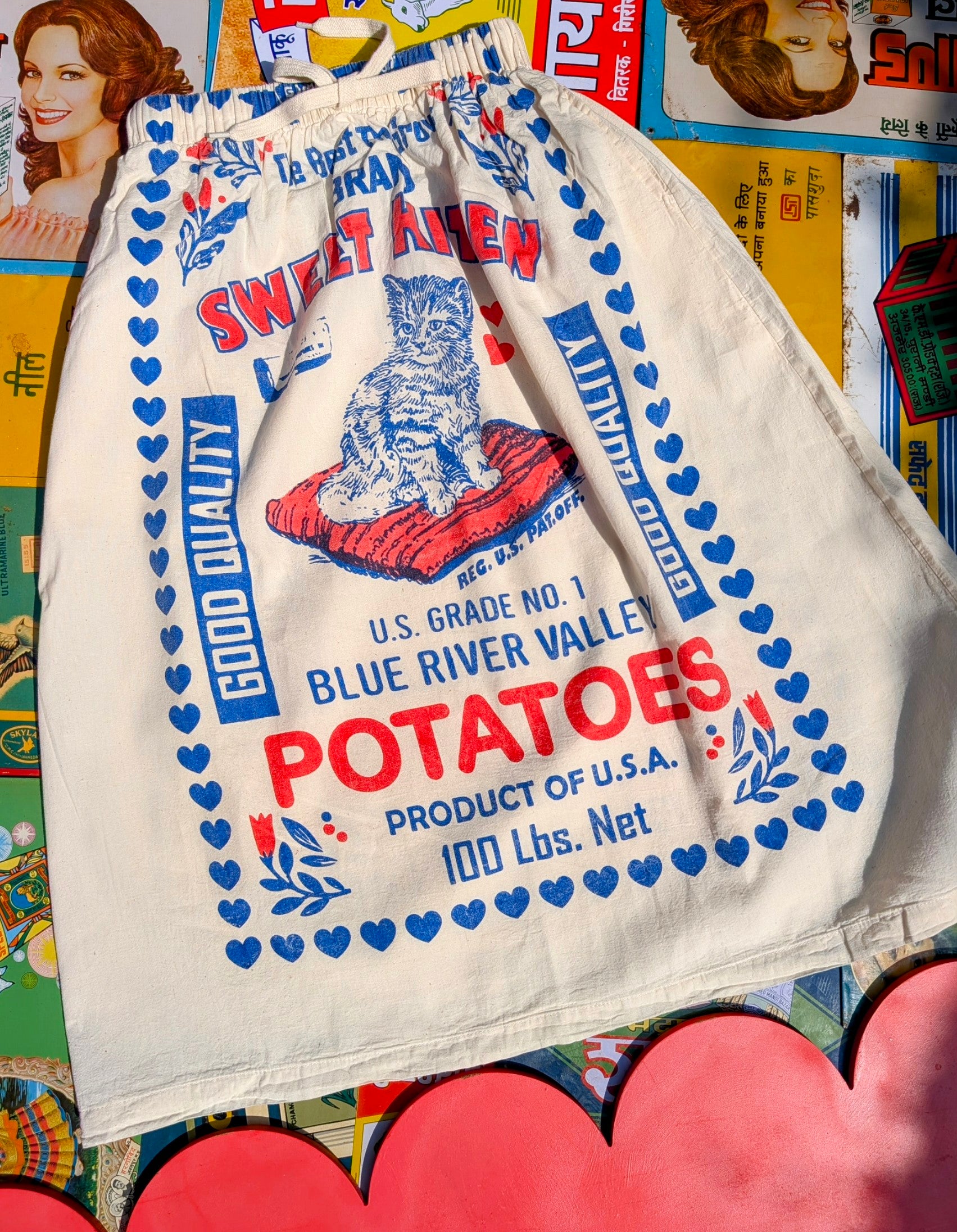Punchy packaging skirt