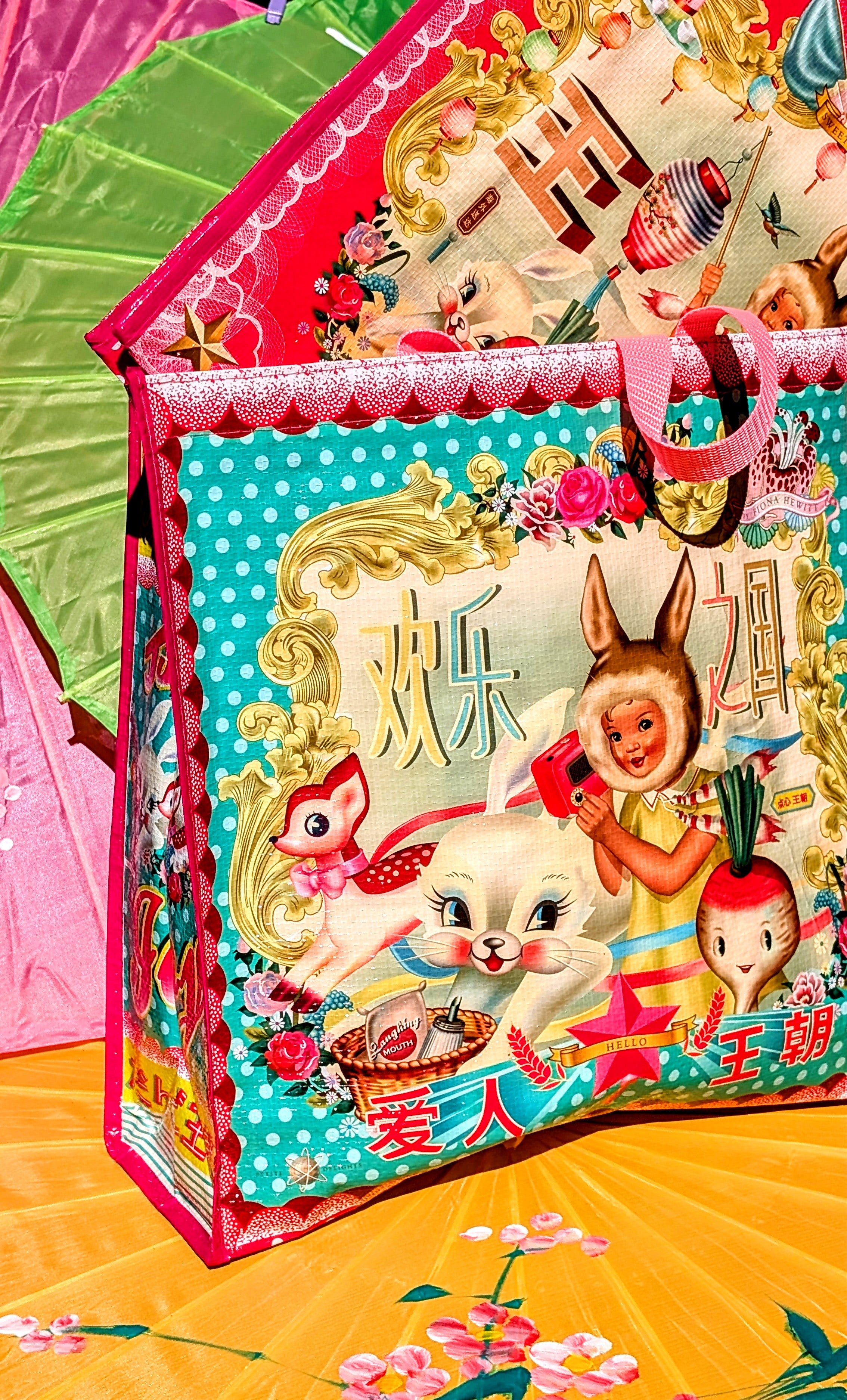 Kitsch shoppers