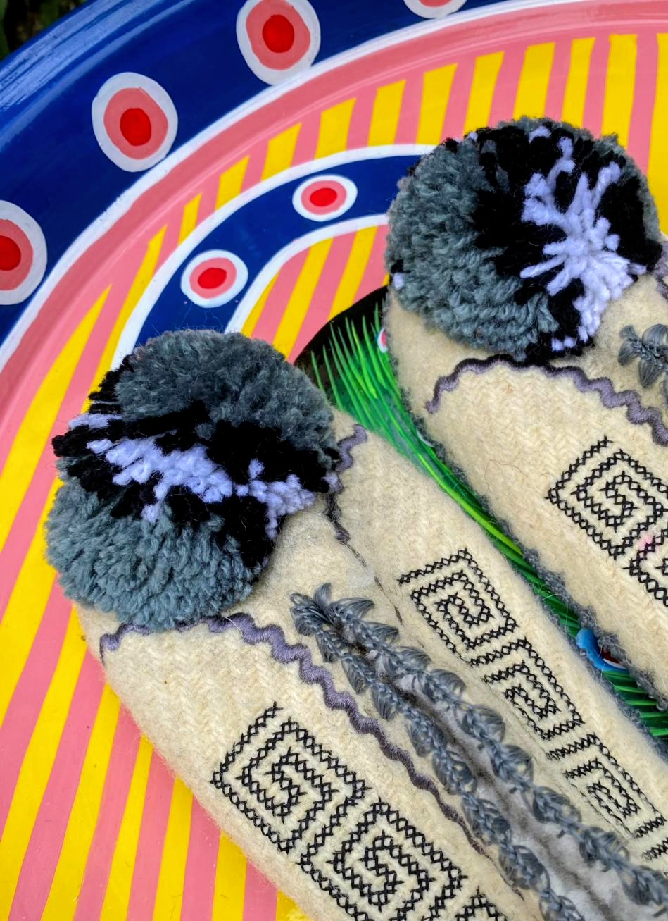 Greek pom pom slippers 43
