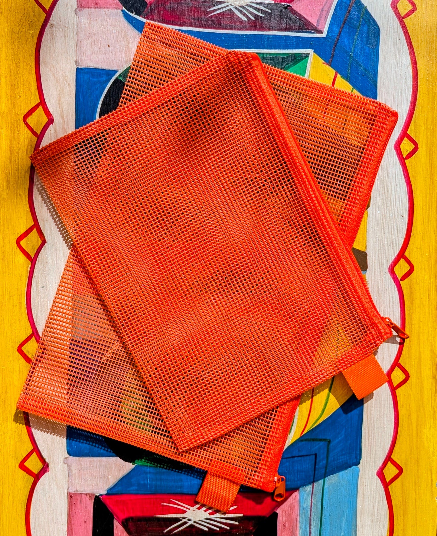 Retro net pouch