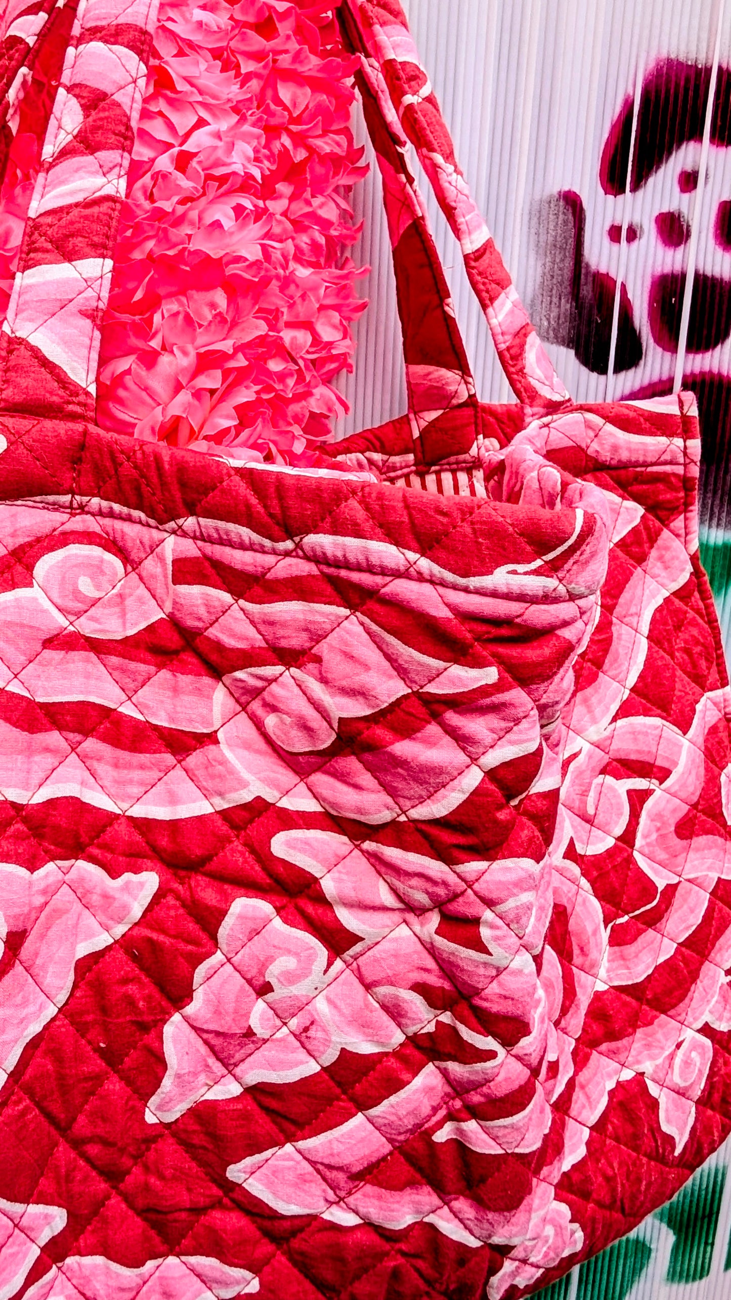 Quilted cloud shopper
