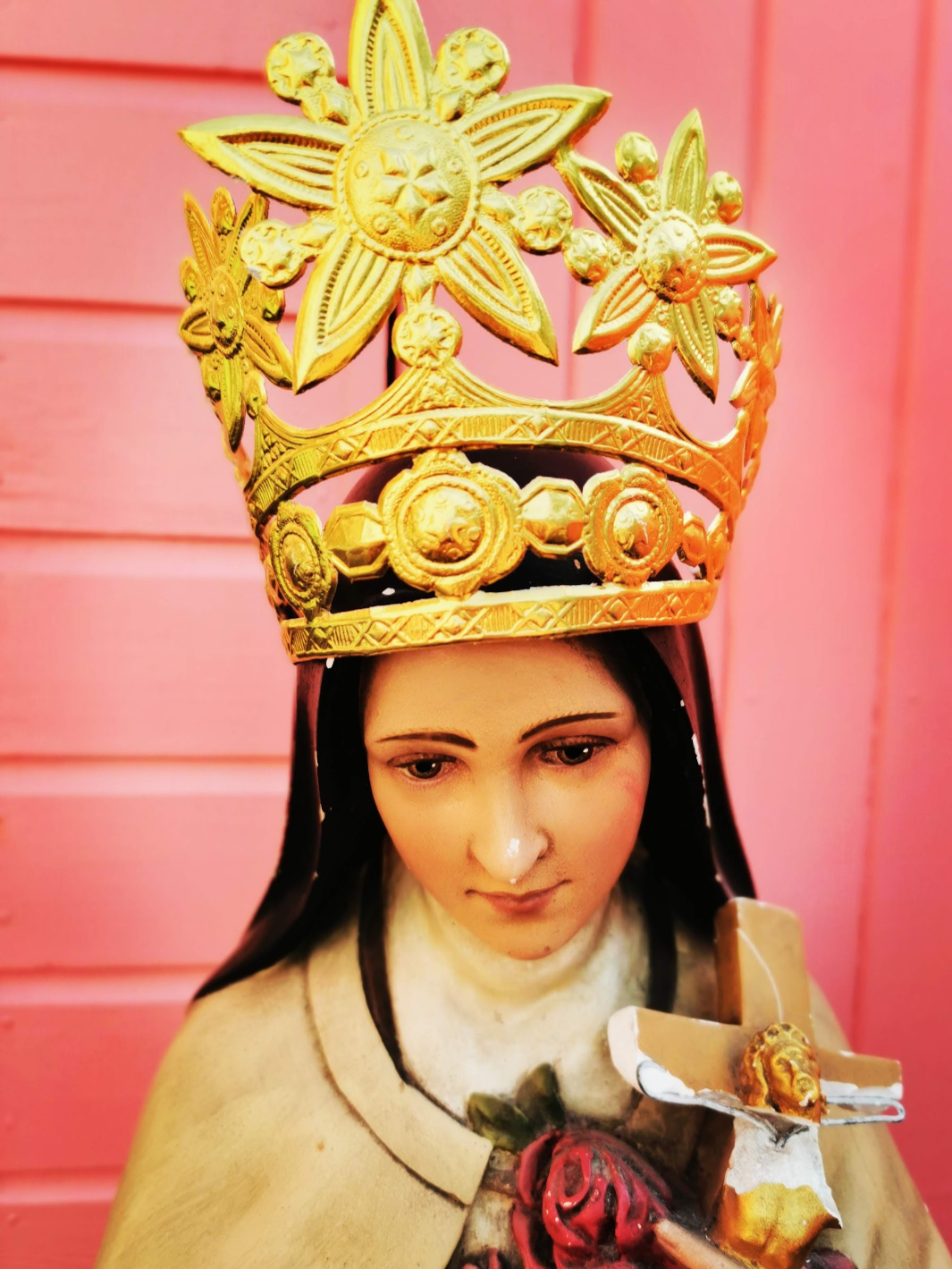 Golden Dresden crown