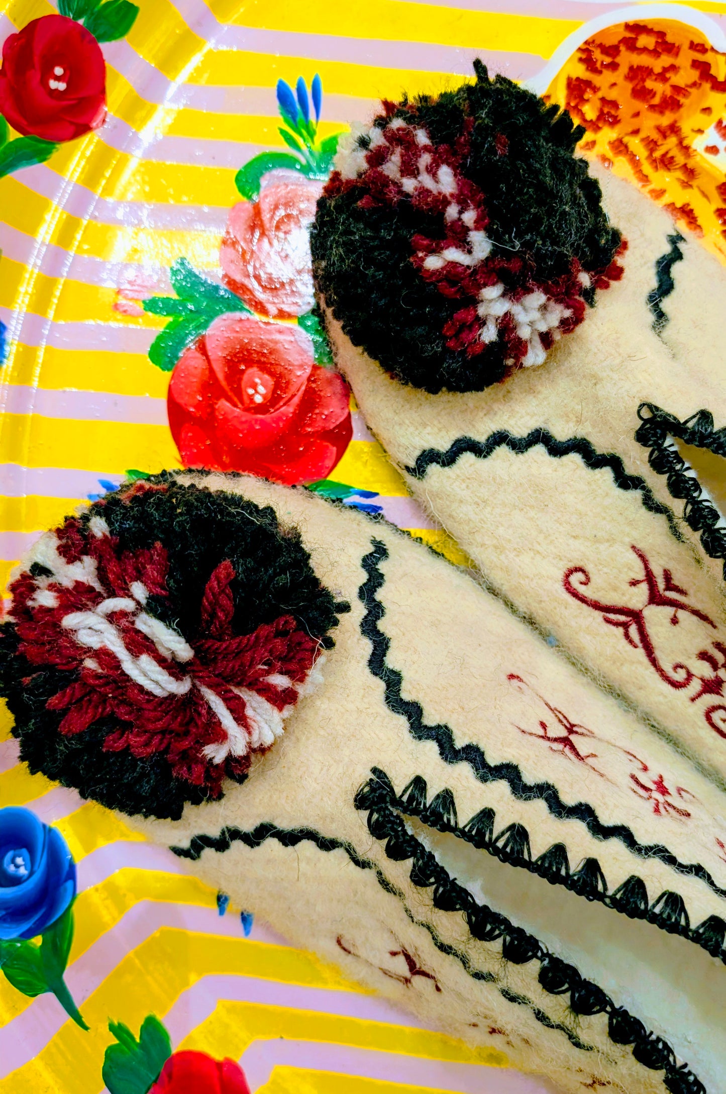 Greek pom pom slippers 44