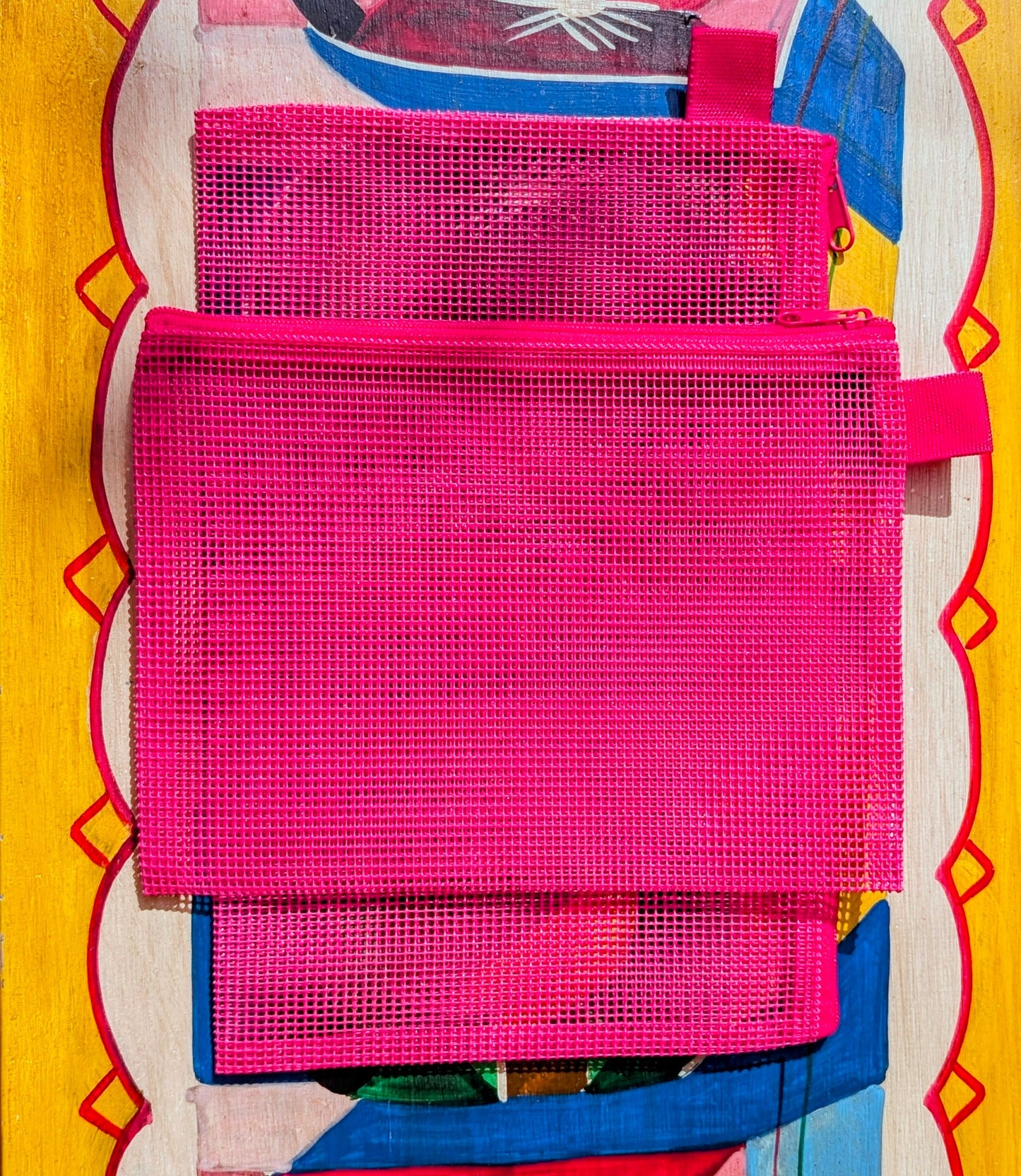 Retro net pouch