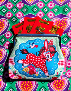 Kitsch coin purse