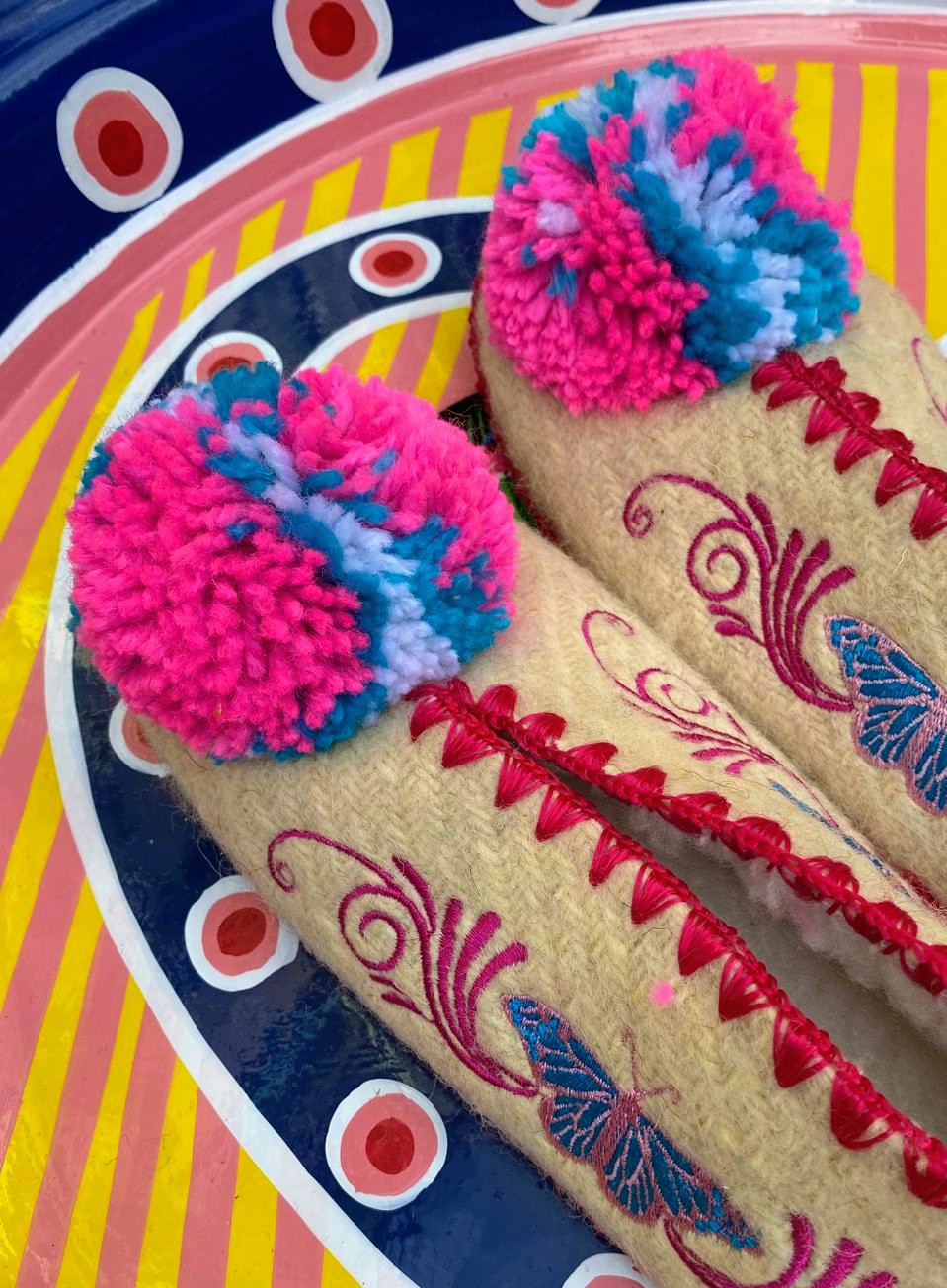Greek pom pom slippers - size 37