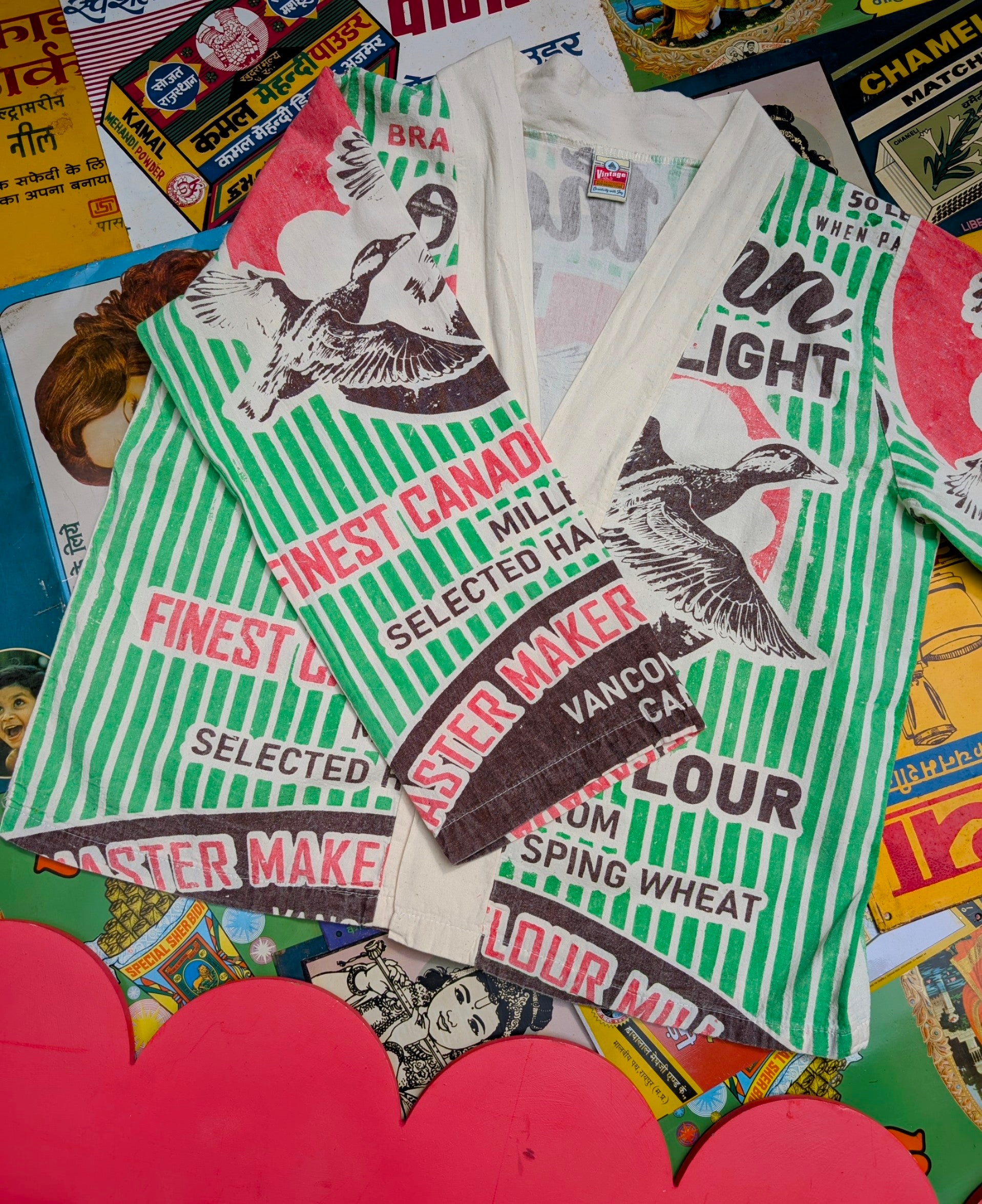 Punchy packaging kimono jacket