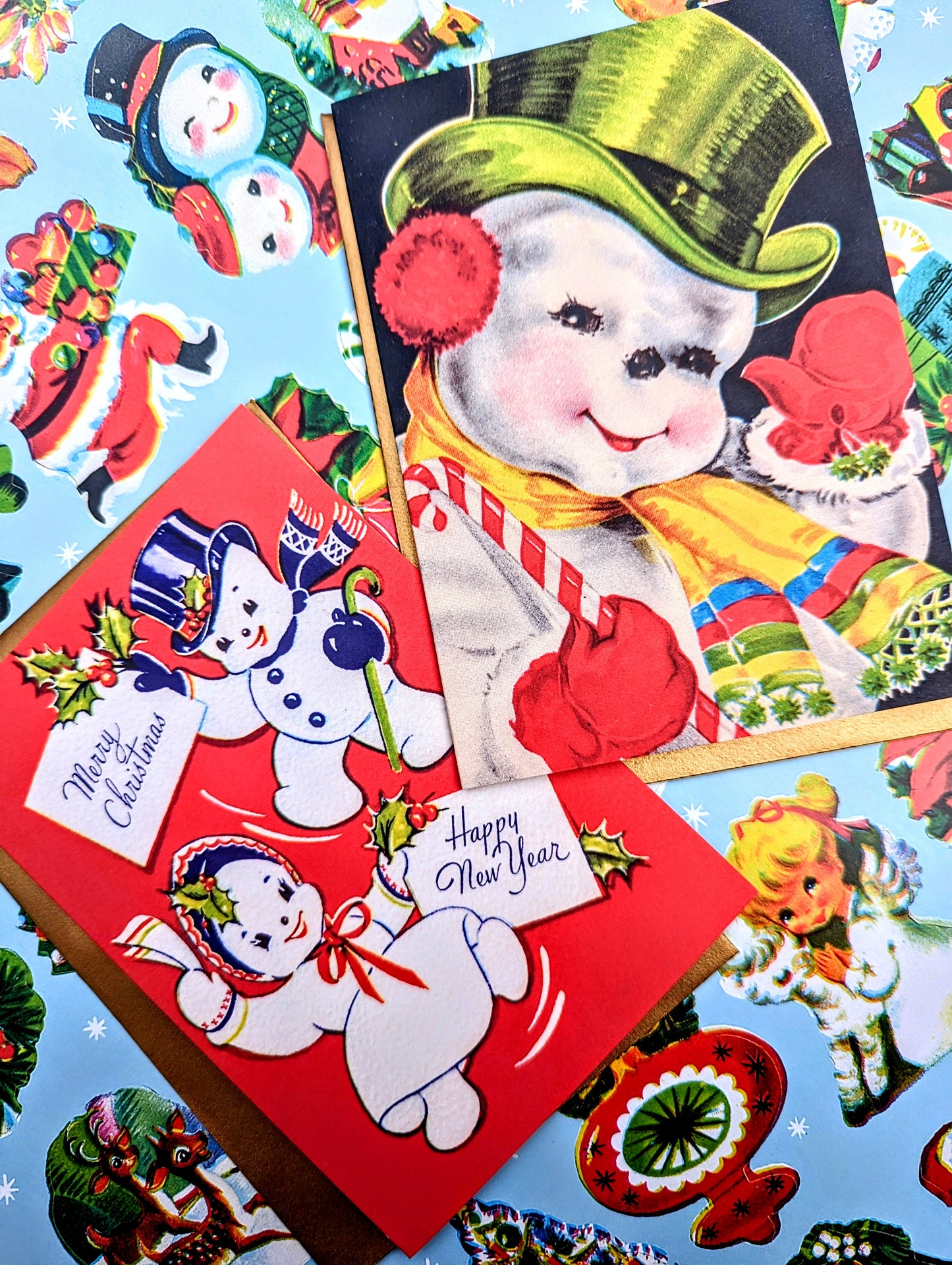 We love a vintage kitsch Christmas design and these cheeky snowmen are the best!!

We think these fabulous cards look great framed up too.

Sold as a set of 2

Dimensions 15 x 10.5 cm
Bazartherapy

